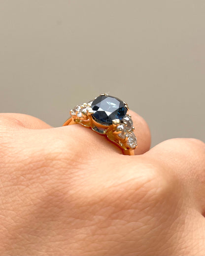 Bague Trilogie Saphir 3.40 carats &amp; Diamants &quot;Erika&quot;