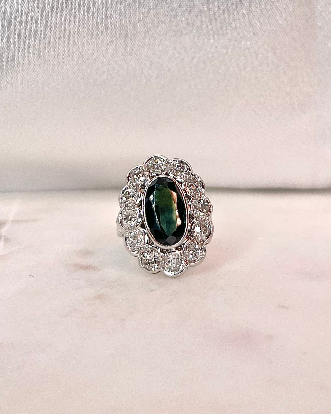 Bague Marguerite Saphir 2.80 carats &amp; Diamants &quot;Leona&quot;