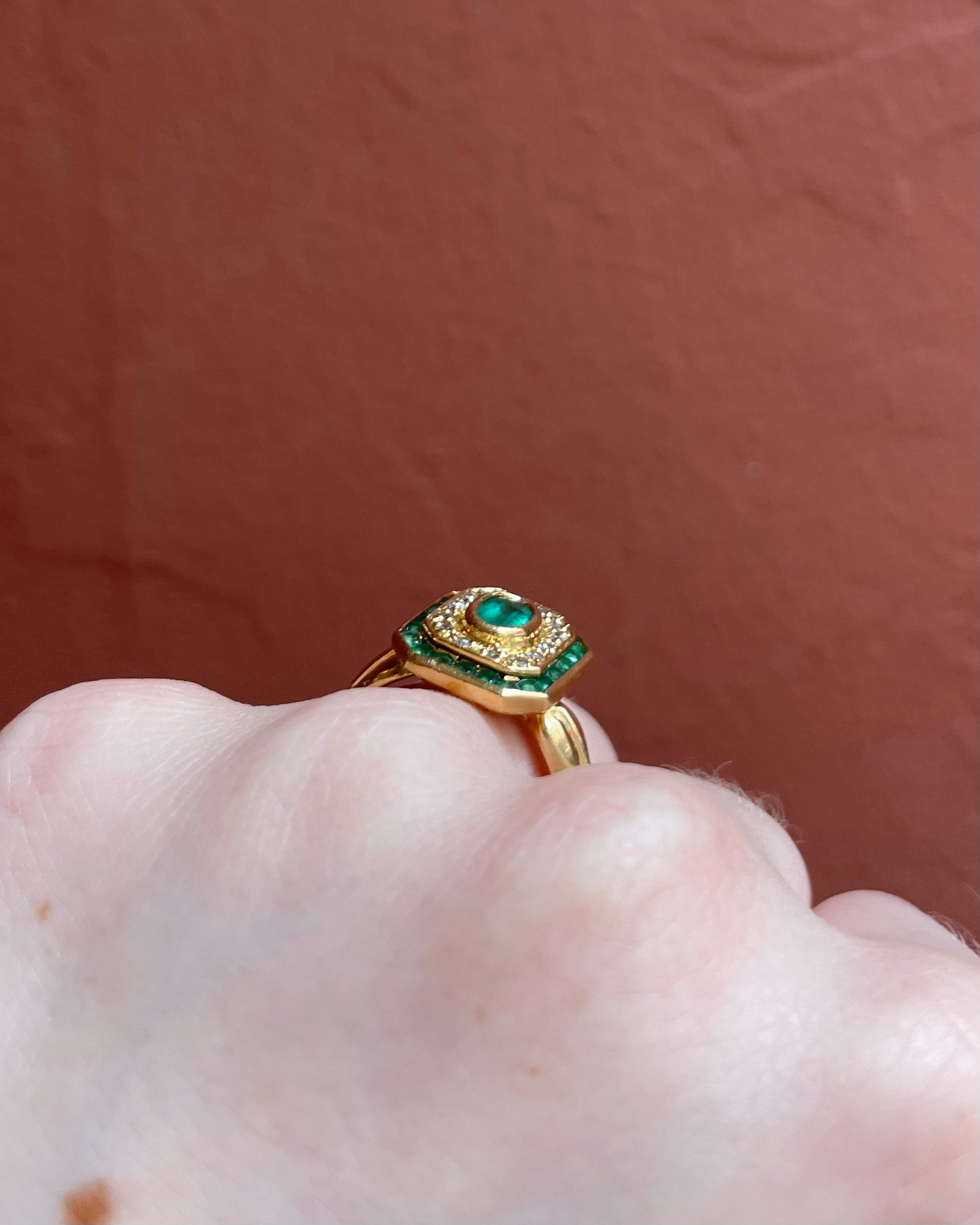 Bague Art Déco Emeraudes 0.87 carat &amp; Diamants “Amalia”