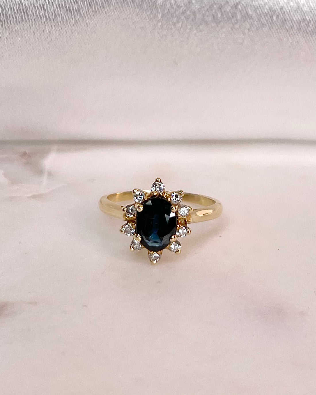 Bague Marguerite Saphir 1.70 carat &amp; Diamants &quot;Isil&quot;