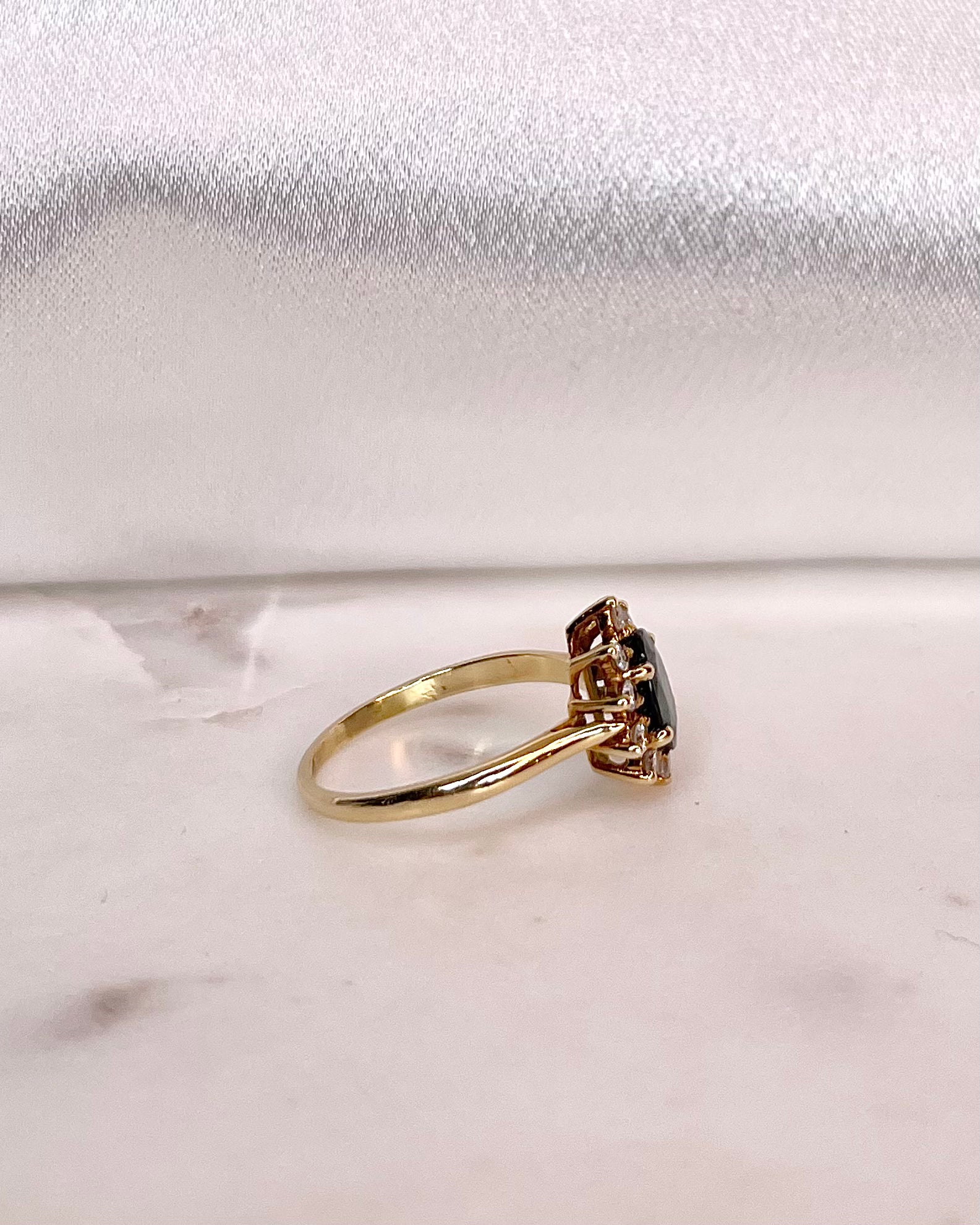 Bague Marguerite Saphir 1.70 carat &amp; Diamants "Isil"
