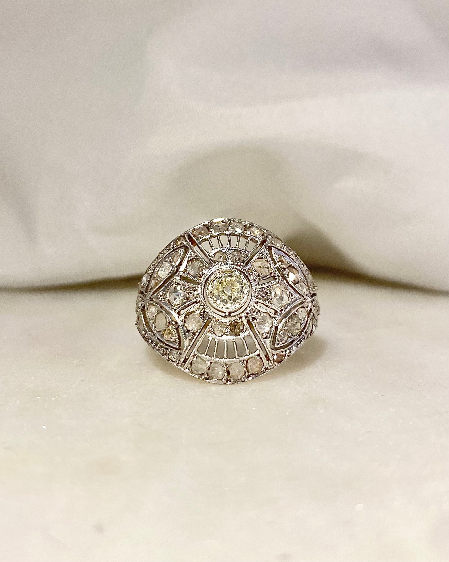 Bague style Art-Déco Diamants 0.93 carat &quot;Zeya&quot;