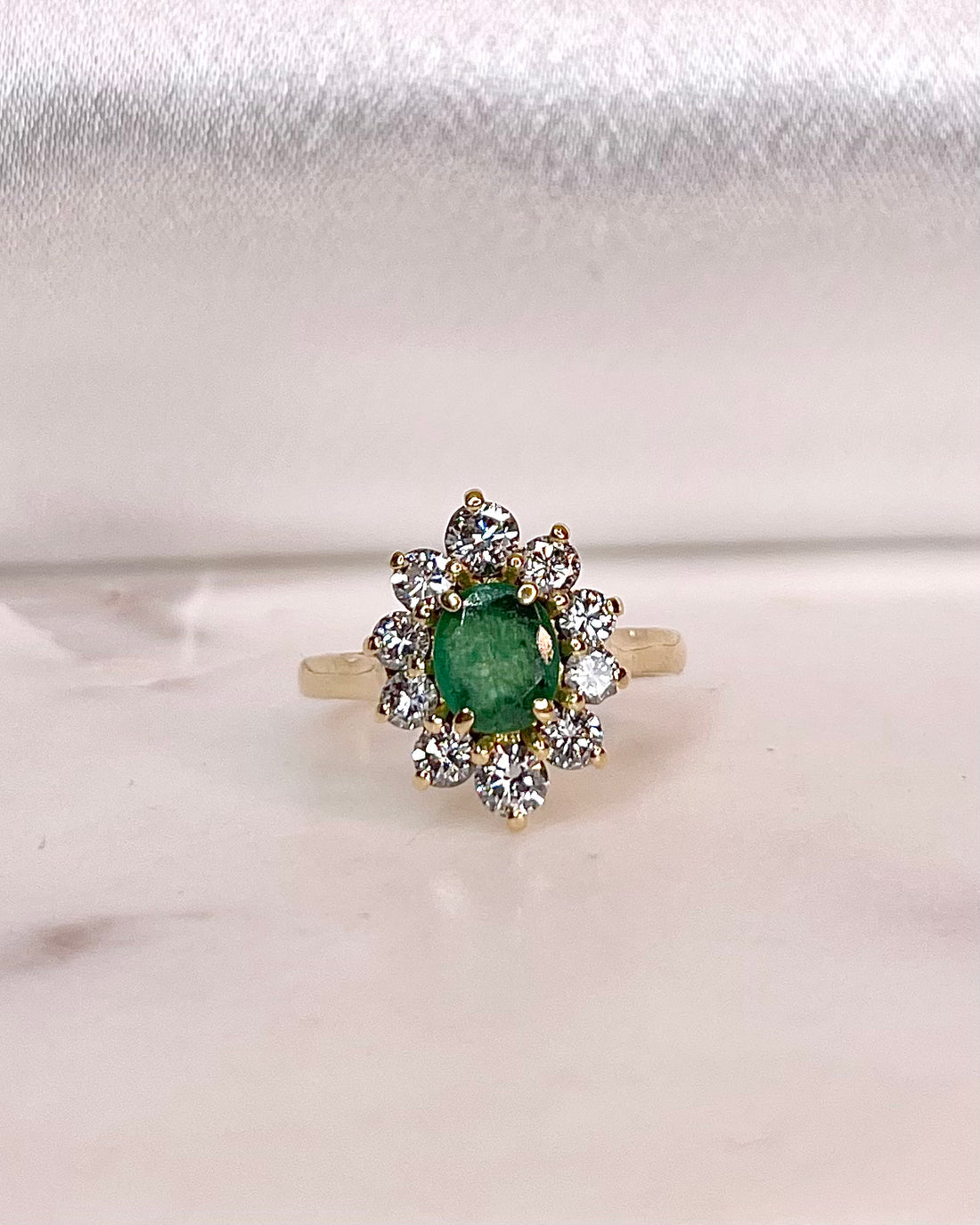 Bague Marguerite Émeraude 0.75 carat &amp; Diamants 0.92 carat &quot;Giulia&quot;