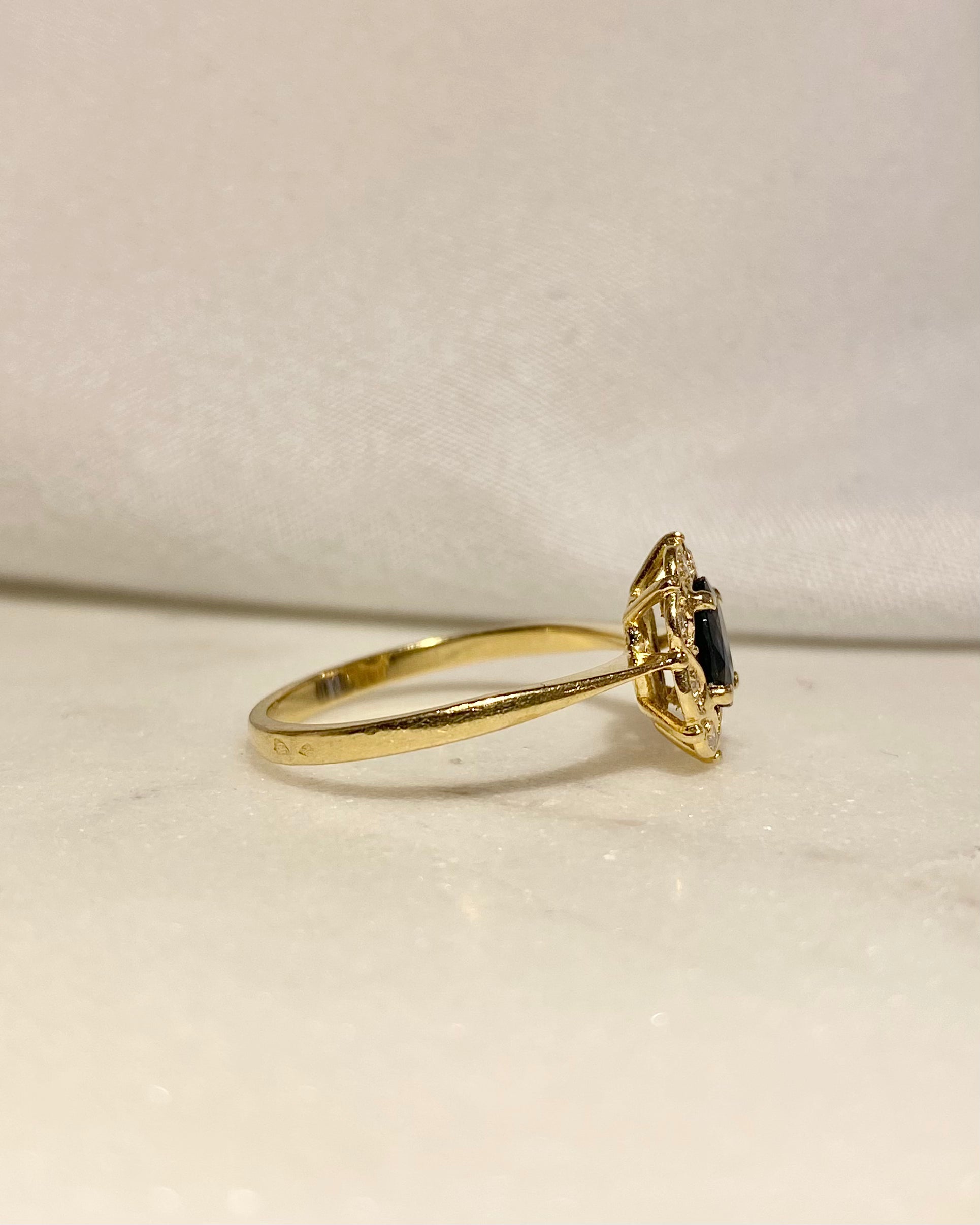 Bague Marguerite Saphir 0.50 carat &amp; Diamants “Florie”