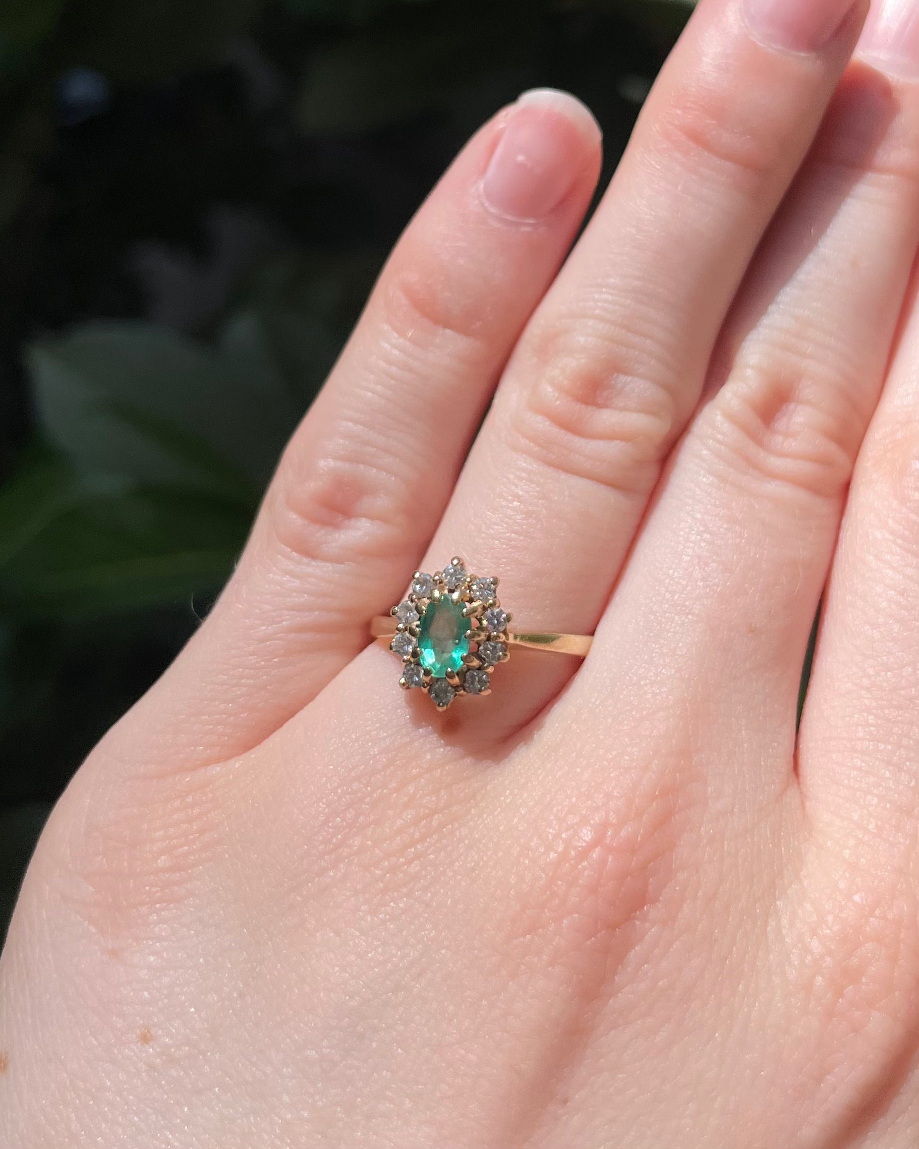Bague Marguerite Emeraude 0.44 carat &amp; Diamants "Aliénor"
