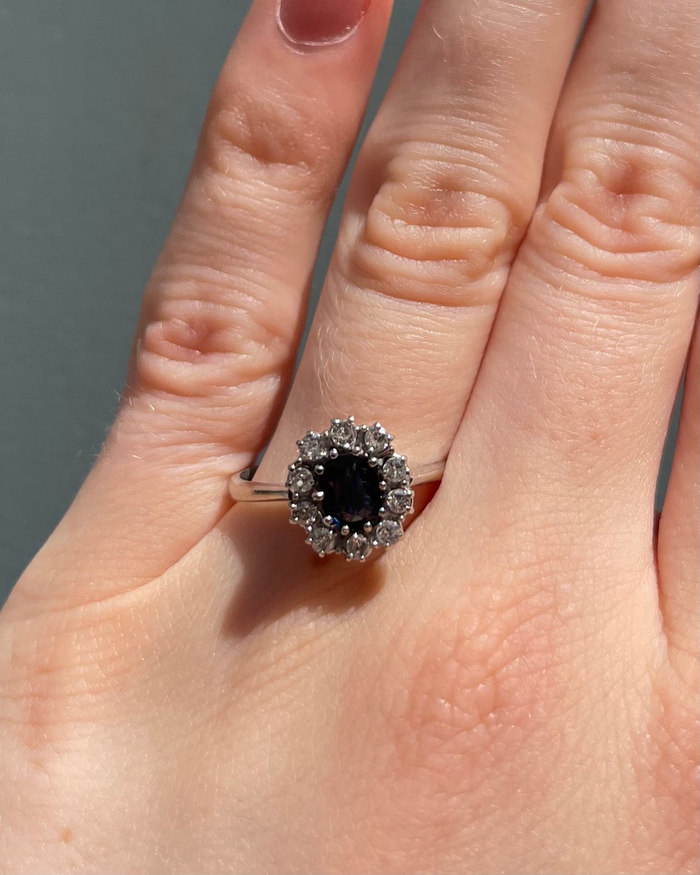 Bague Marguerite Saphir 0.70 carat &amp; Diamants "Faustine" - Elliade Paris