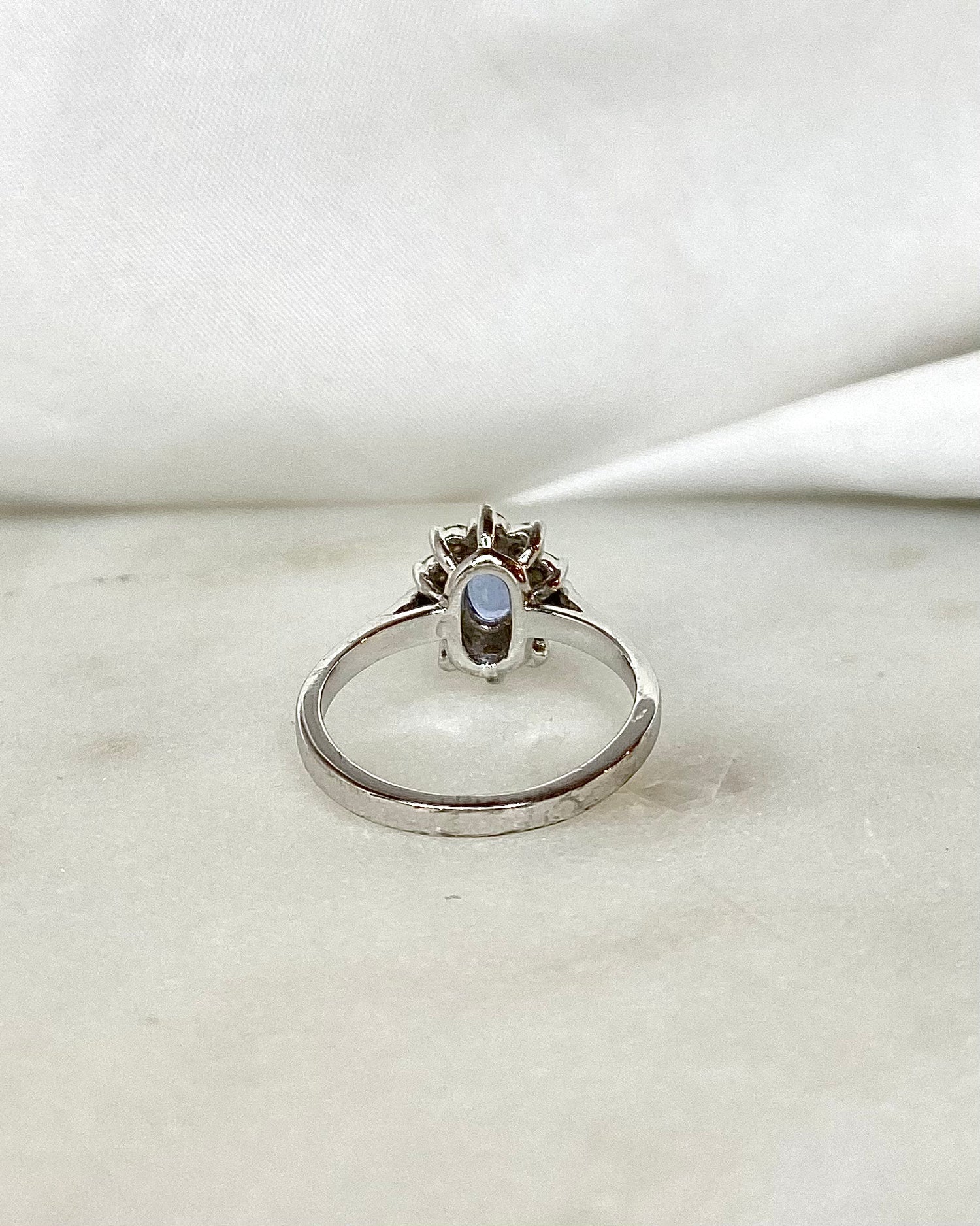 Bague Marguerite Saphir 0.62 carat &amp; Diamants &quot;Aubeline&quot;