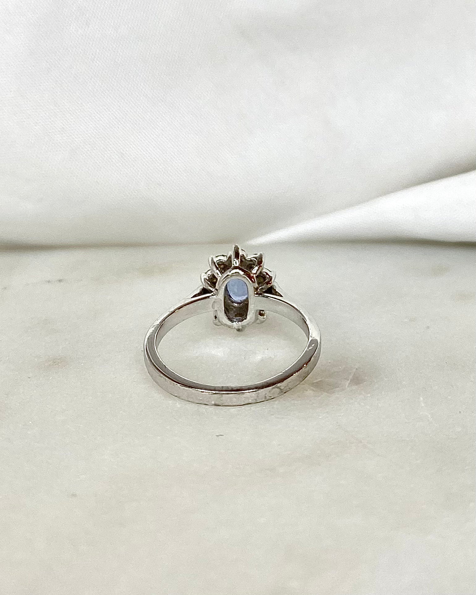 Bague Marguerite Saphir 0.62 carat &amp; Diamants "Aubeline"