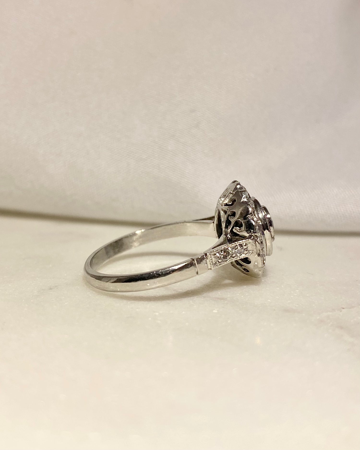 Bague Art-déco Rubis &amp; Diamants 0.86 carat &quot;Diem&