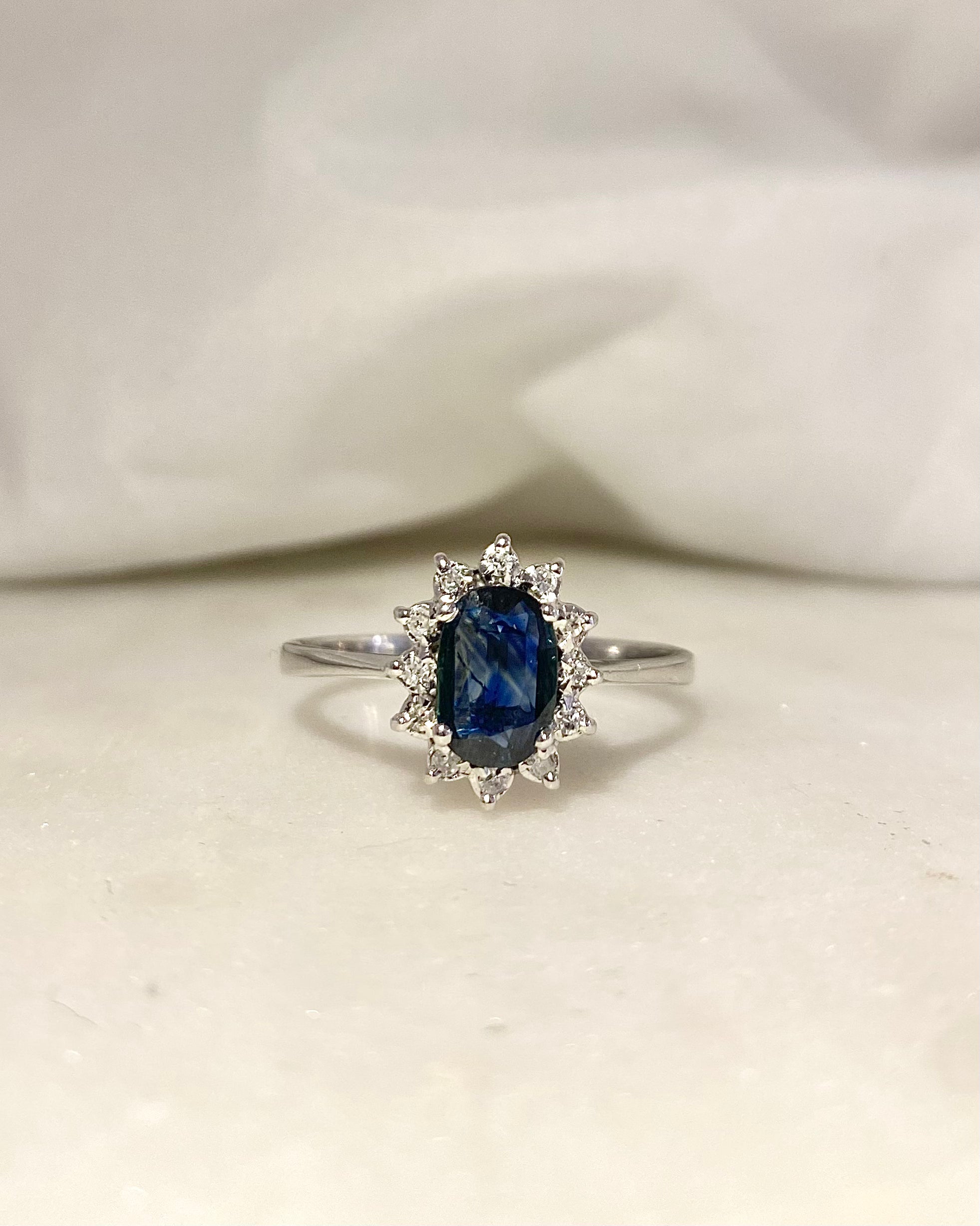 Bague Marguerite Saphir 0.80 carat &amp; Diamants "Estrella"