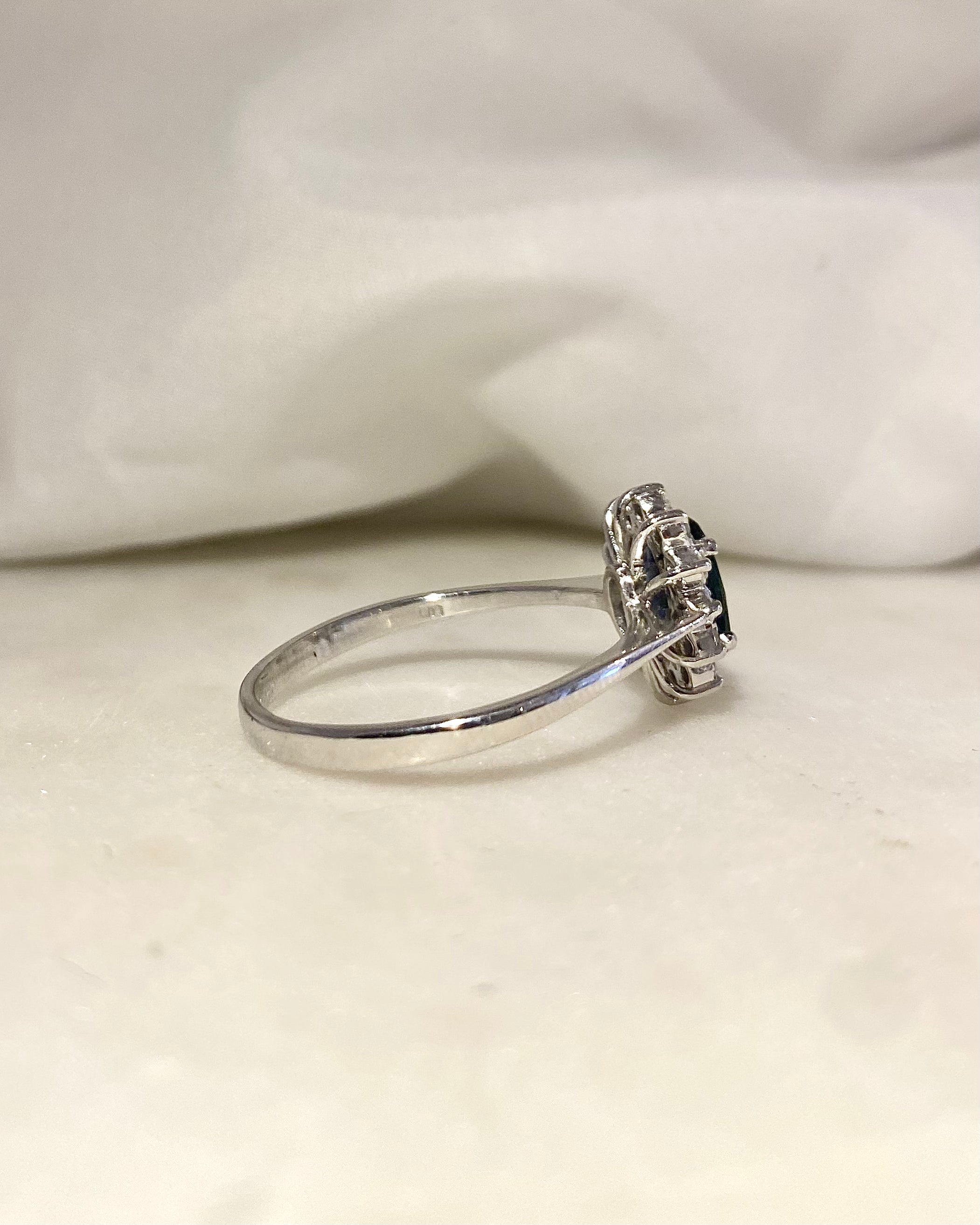 Bague Marguerite Saphir 0.80 carat &amp; Diamants "Estrella"