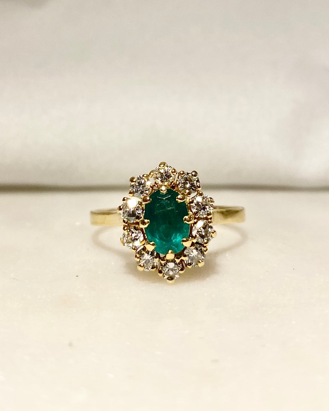 Bague Marguerite Emeraude 0.78 carat &amp; Diamants “Cécilia”