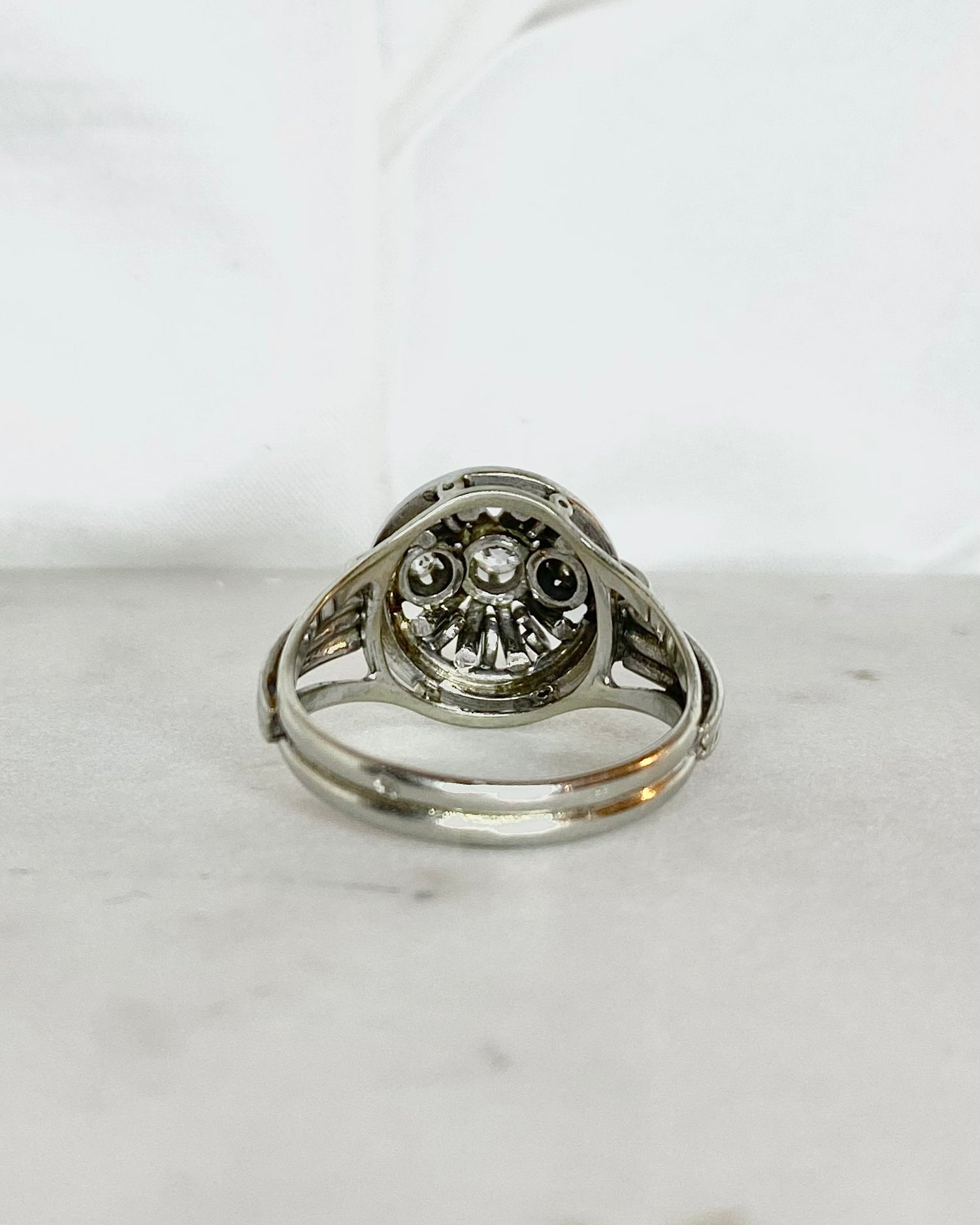 Bague Art-Déco Diamants &amp; or 18 carats 5,85g &quot;Romy&quot;