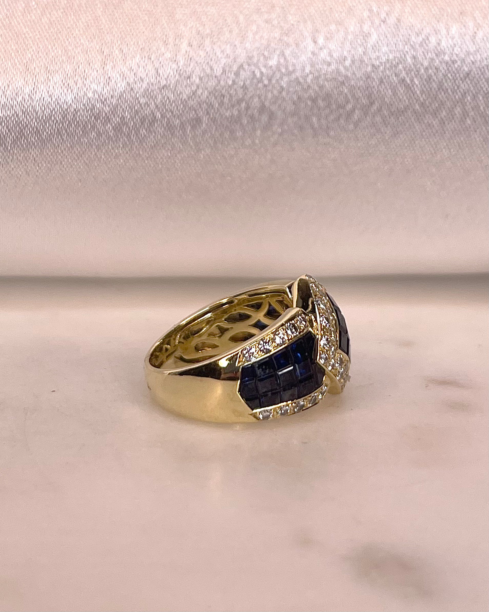 Chevalière Jonc Saphirs 2.30 carats &amp; 56 Diamants 1.12 carat "Terena"