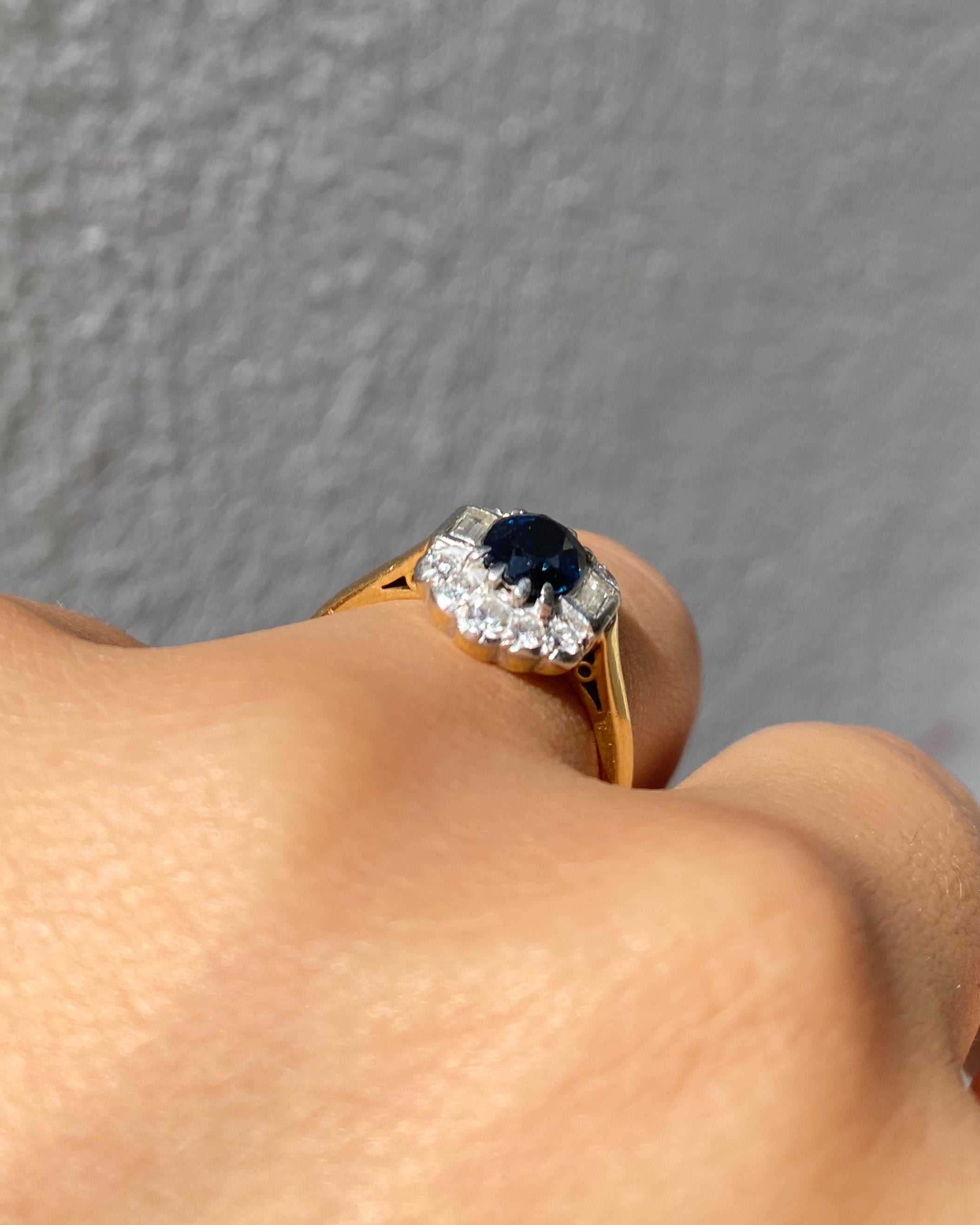 Bague Marguerite Art déco Saphir 0.87 carat &amp; Diamants "Anna"