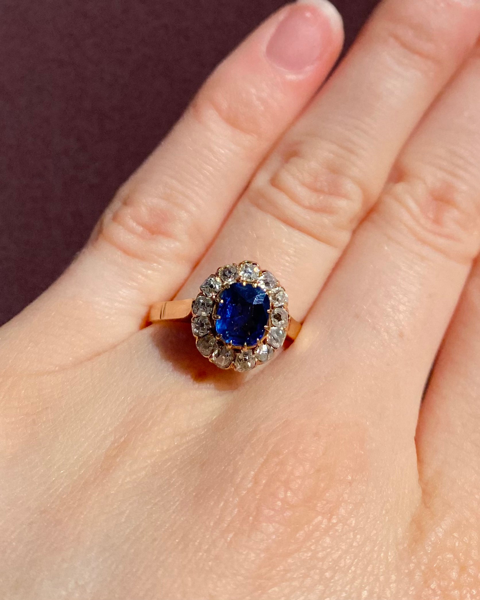 Bague Marguerite Saphir Ceylan 1.10 carat &amp; Diamants "Cleiane"