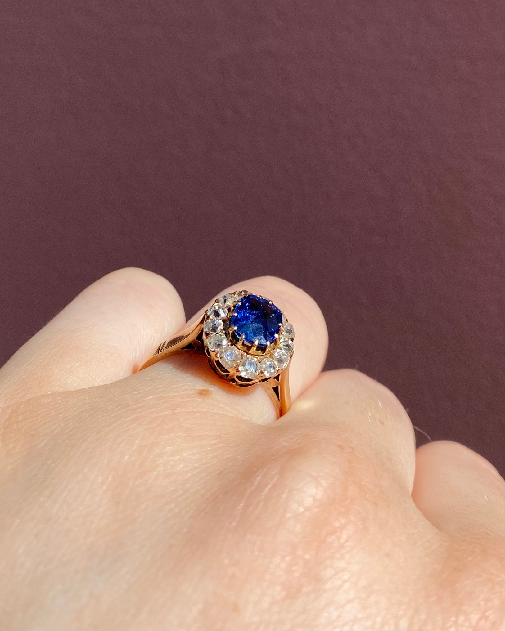 Bague Marguerite Saphir Ceylan 1.10 carat &amp; Diamants "Cleiane"
