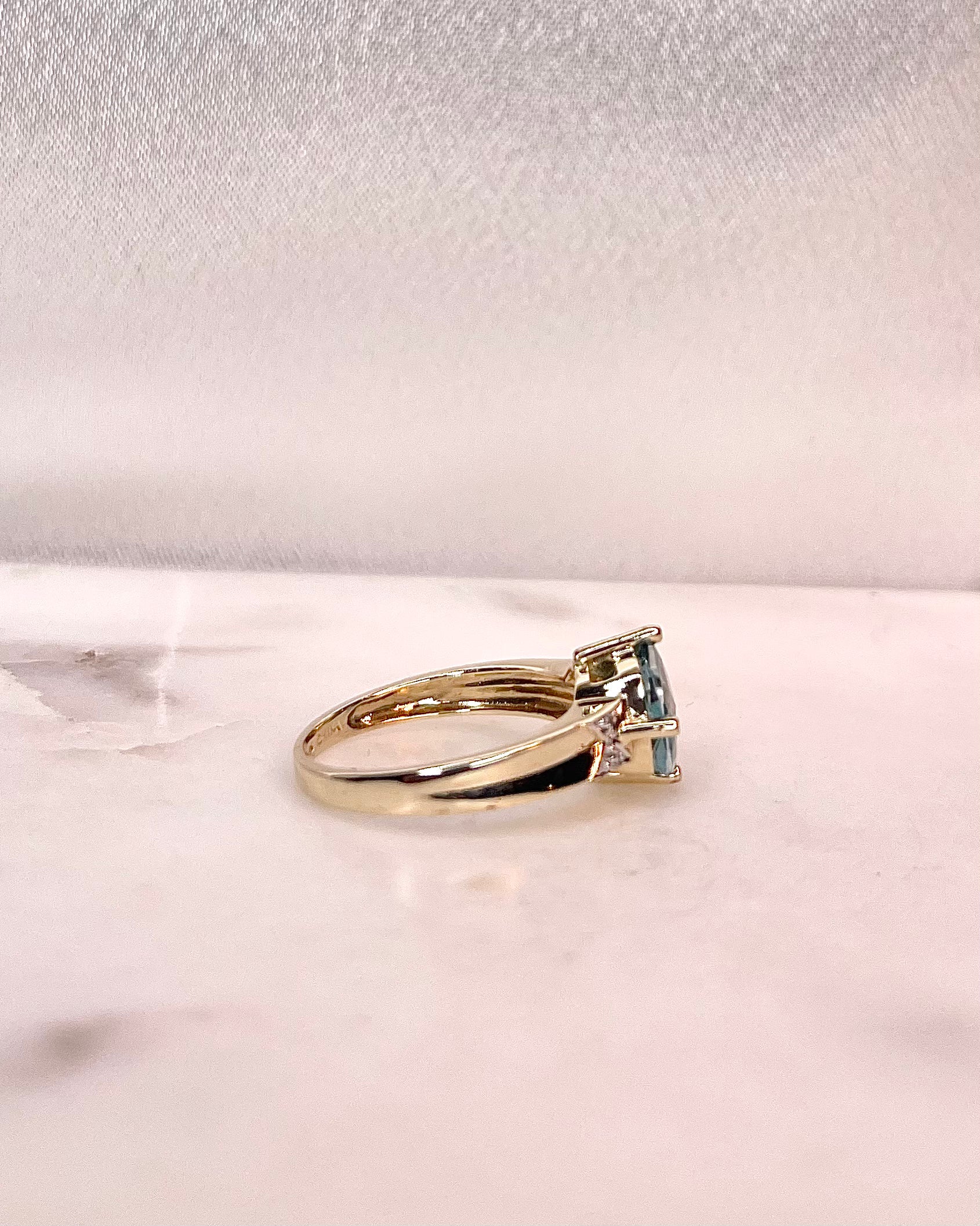 Bague Trilogie Topaze 2.30 carats &amp; Diamants "Liorine"