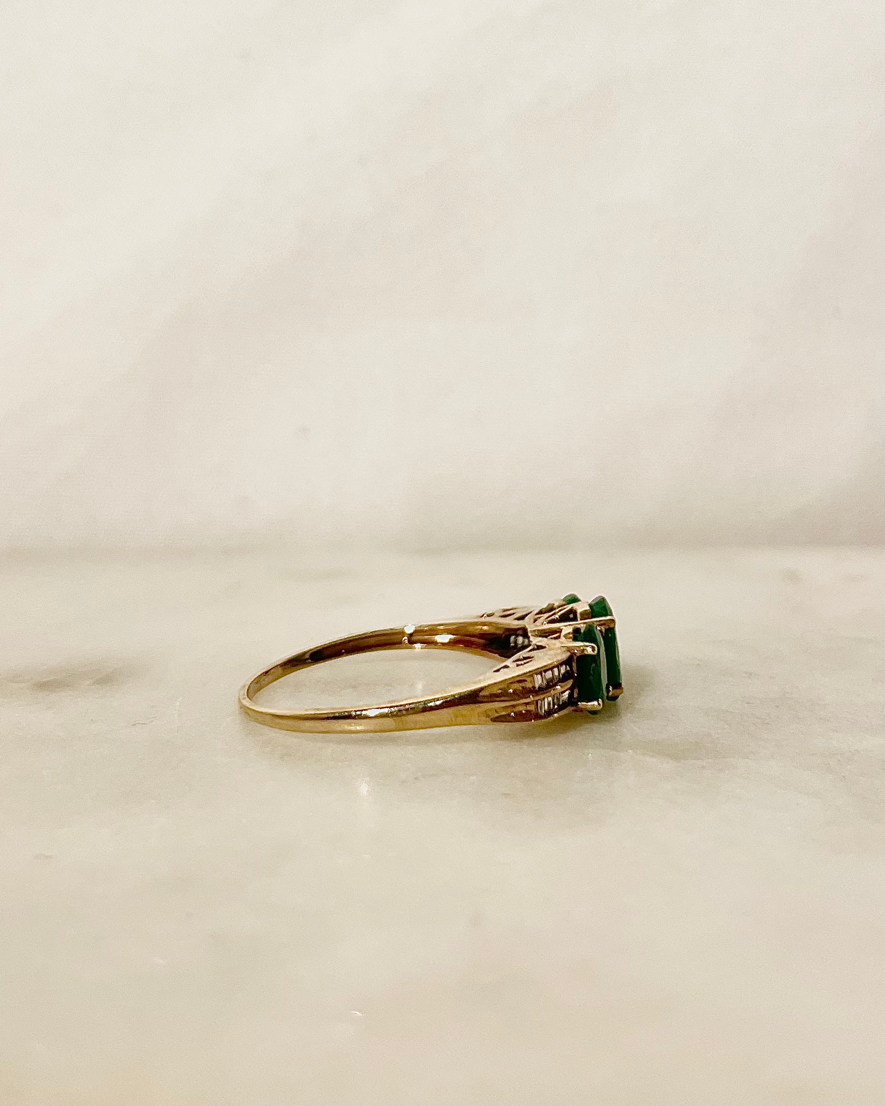 Bague Trilogie Émeraudes 1.65 carat &amp; 20 Diamants "Helena"