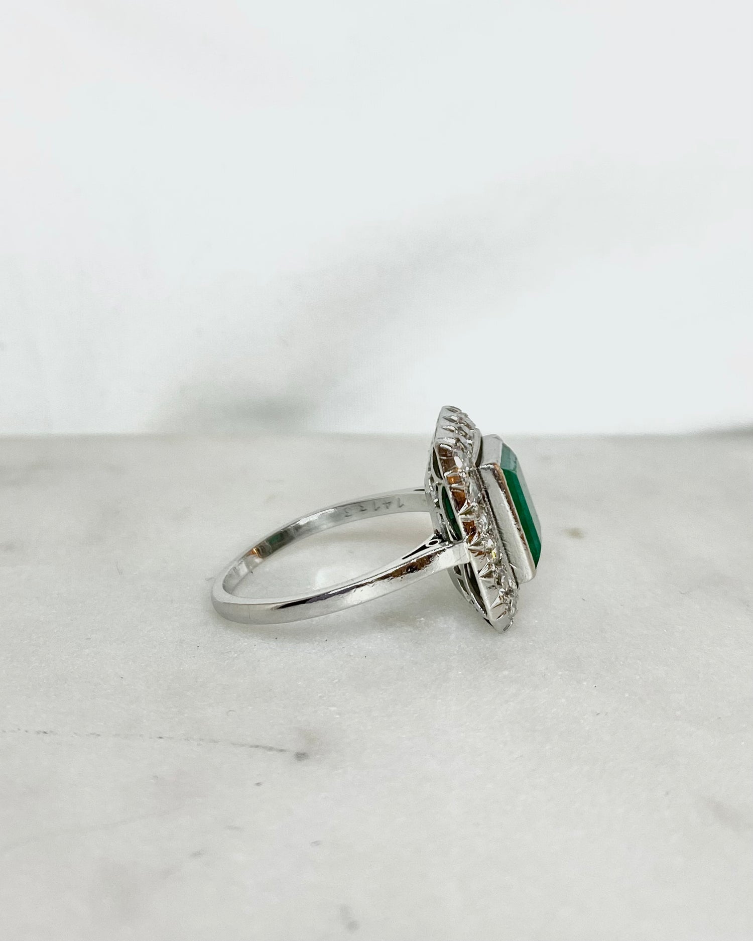 Bague Art-déco Émeraude 2.20 carats &amp; Diamants &quot;Olympe&quot;