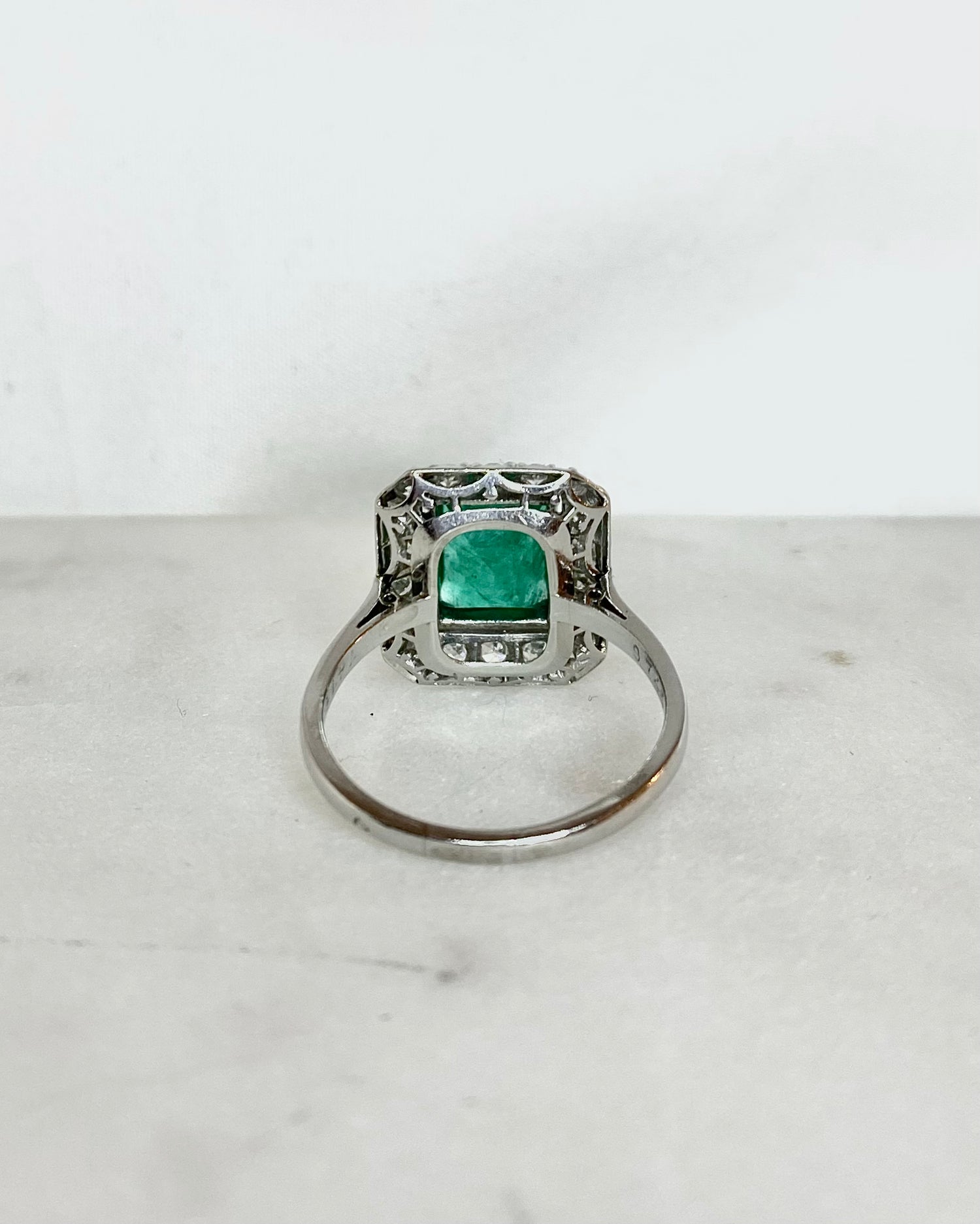 Bague Art-déco Émeraude 2.20 carats &amp; Diamants &quot;Olympe&quot;