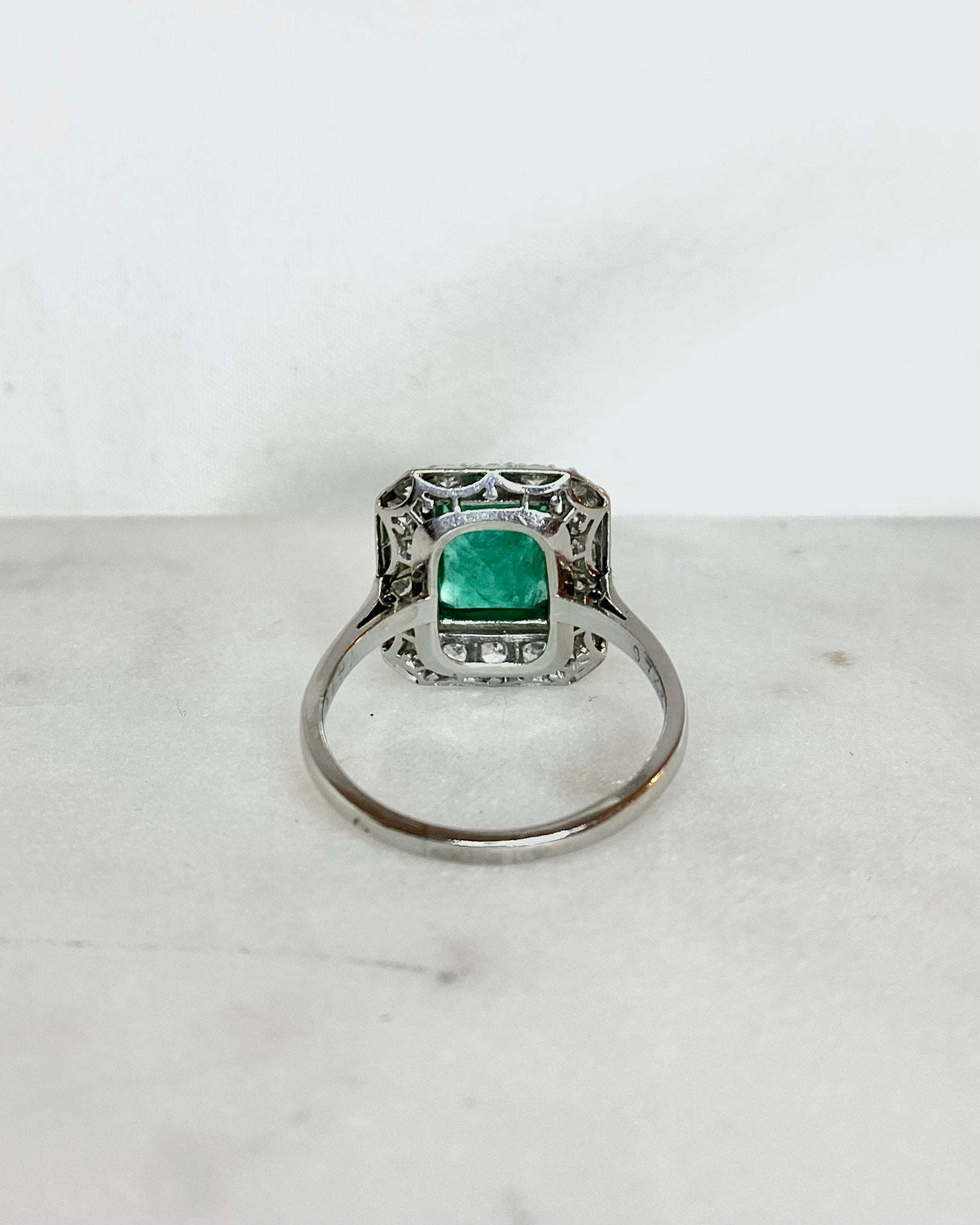 Bague Art-déco Émeraude 2.20 carats &amp; Diamants "Olympe"