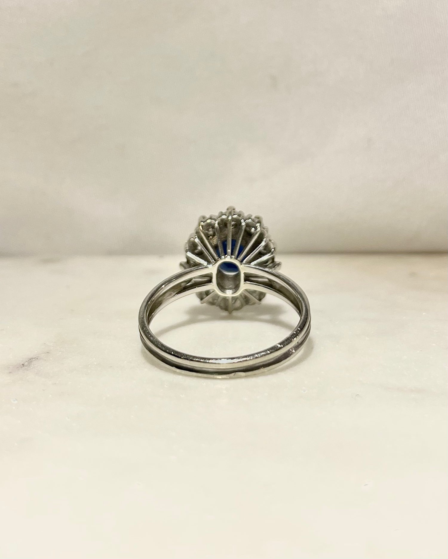 Bague Marguerite Saphir 1.90 carat &amp; Diamants 1.90 carat &quot;Joélya&quot;