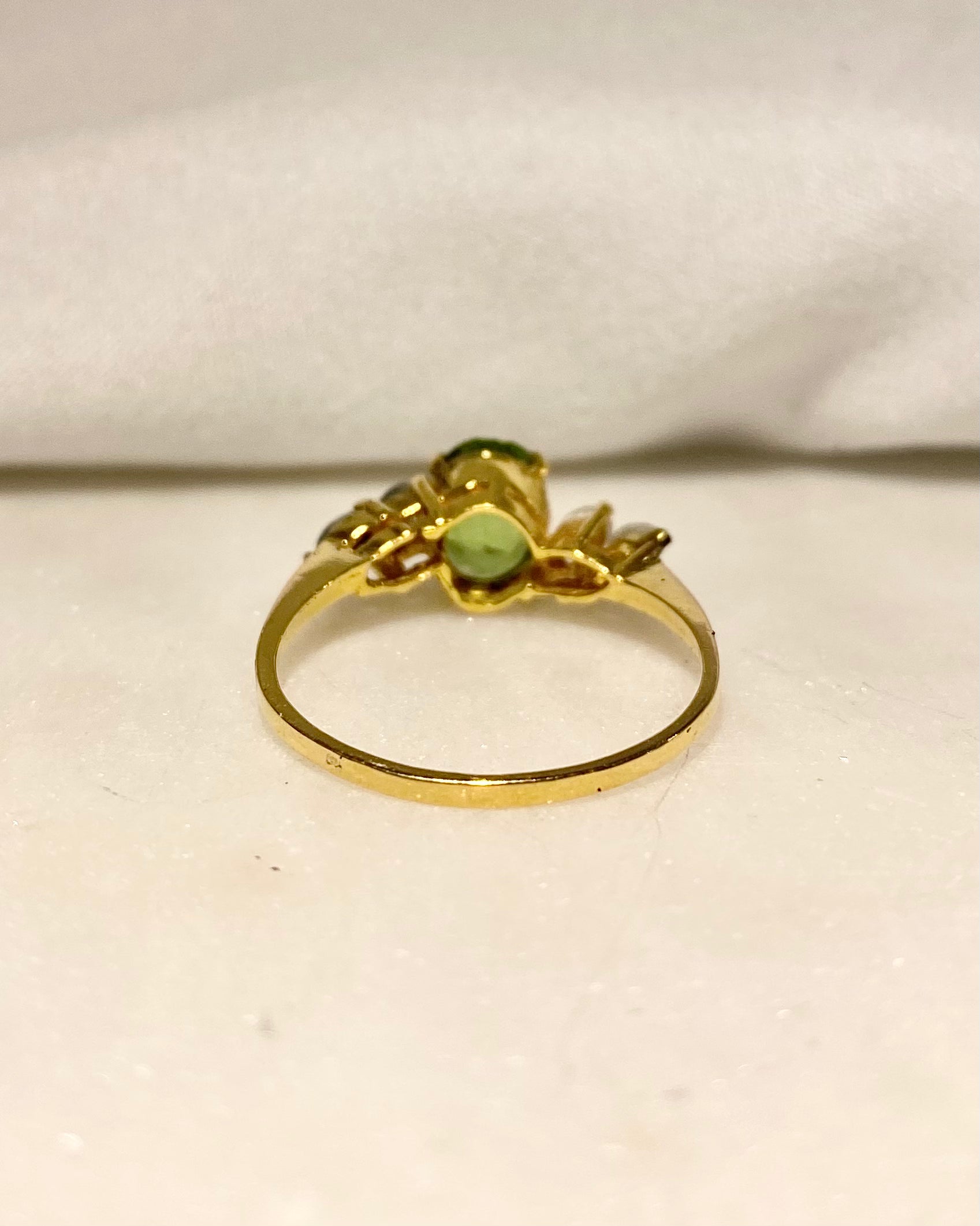 Bague Trilogie Péridot 1.25 carats &amp; Perles nacre &quot;Yuny&quot;