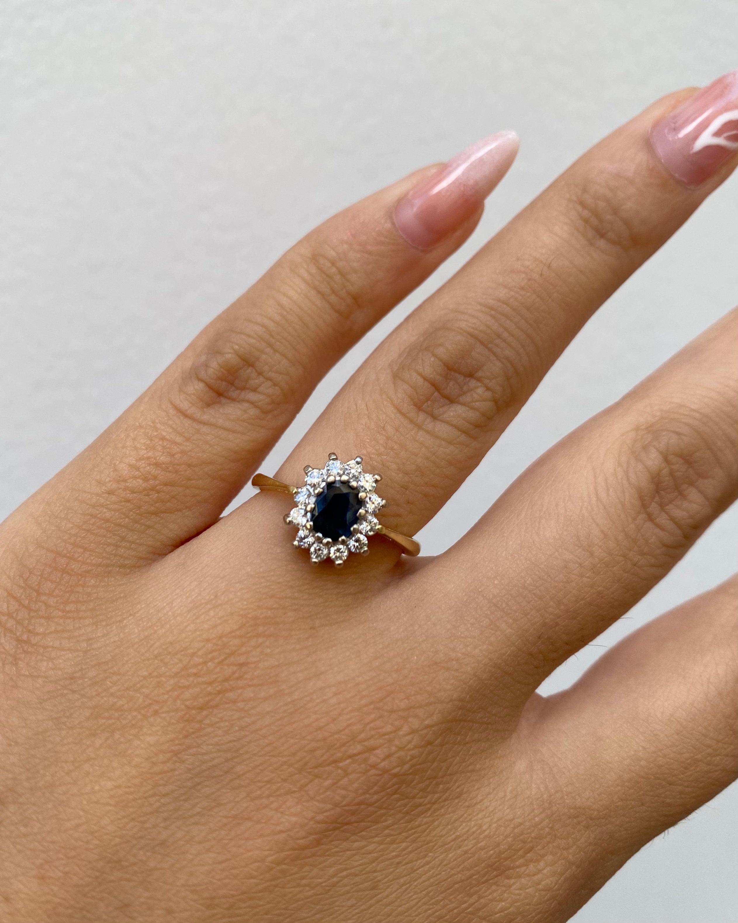 Bague Marguerite Saphir 0.56 carat &amp; Diamants "Juliane"