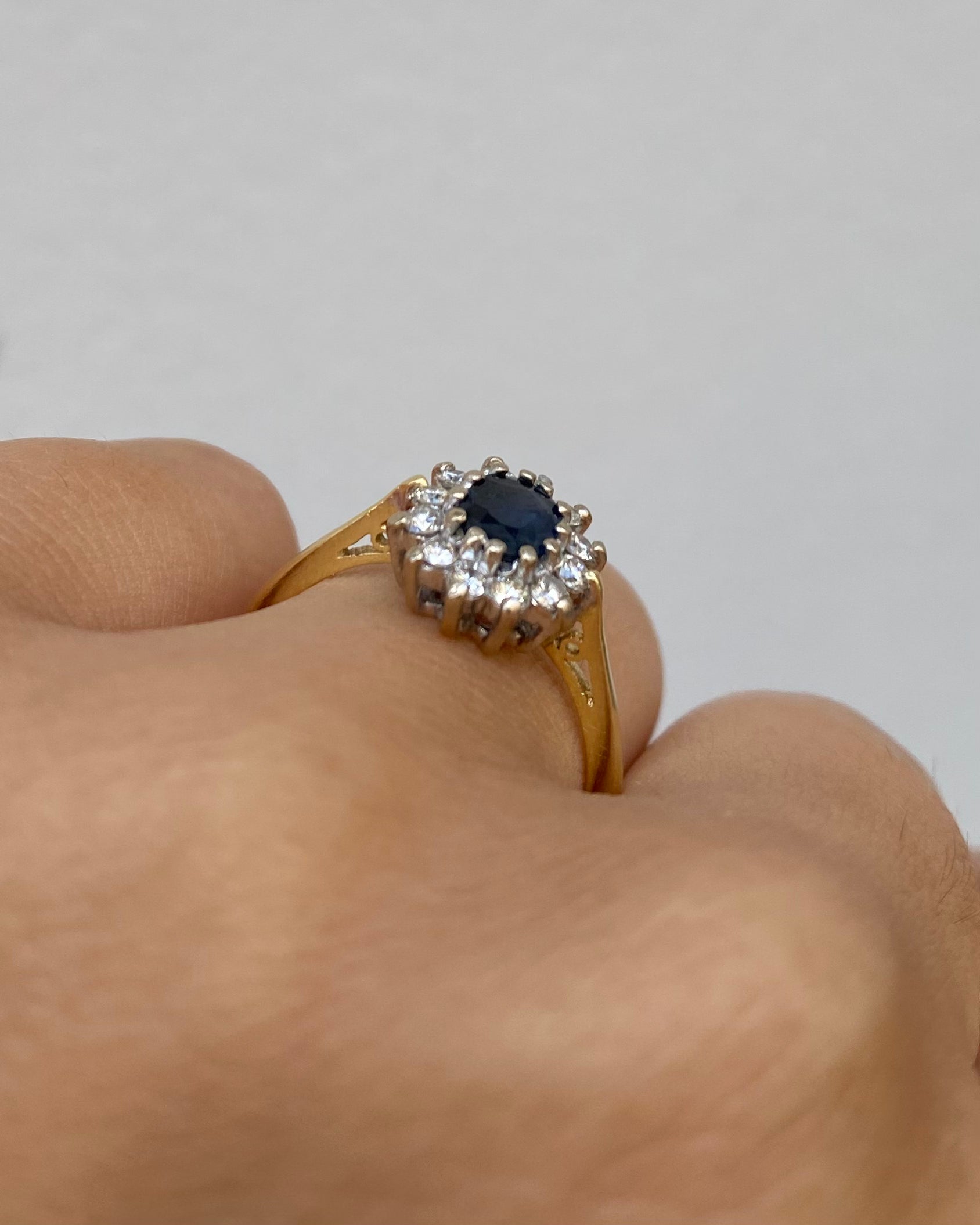 Bague Marguerite Saphir 0.56 carat &amp; Diamants "Juliane"