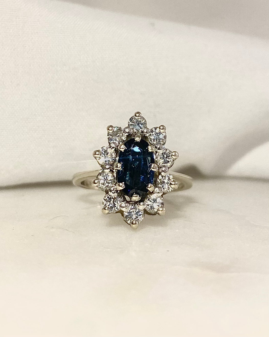 Bague Marguerite Saphir 1.70 carat &amp; Diamants &quot;Capucine&quot;