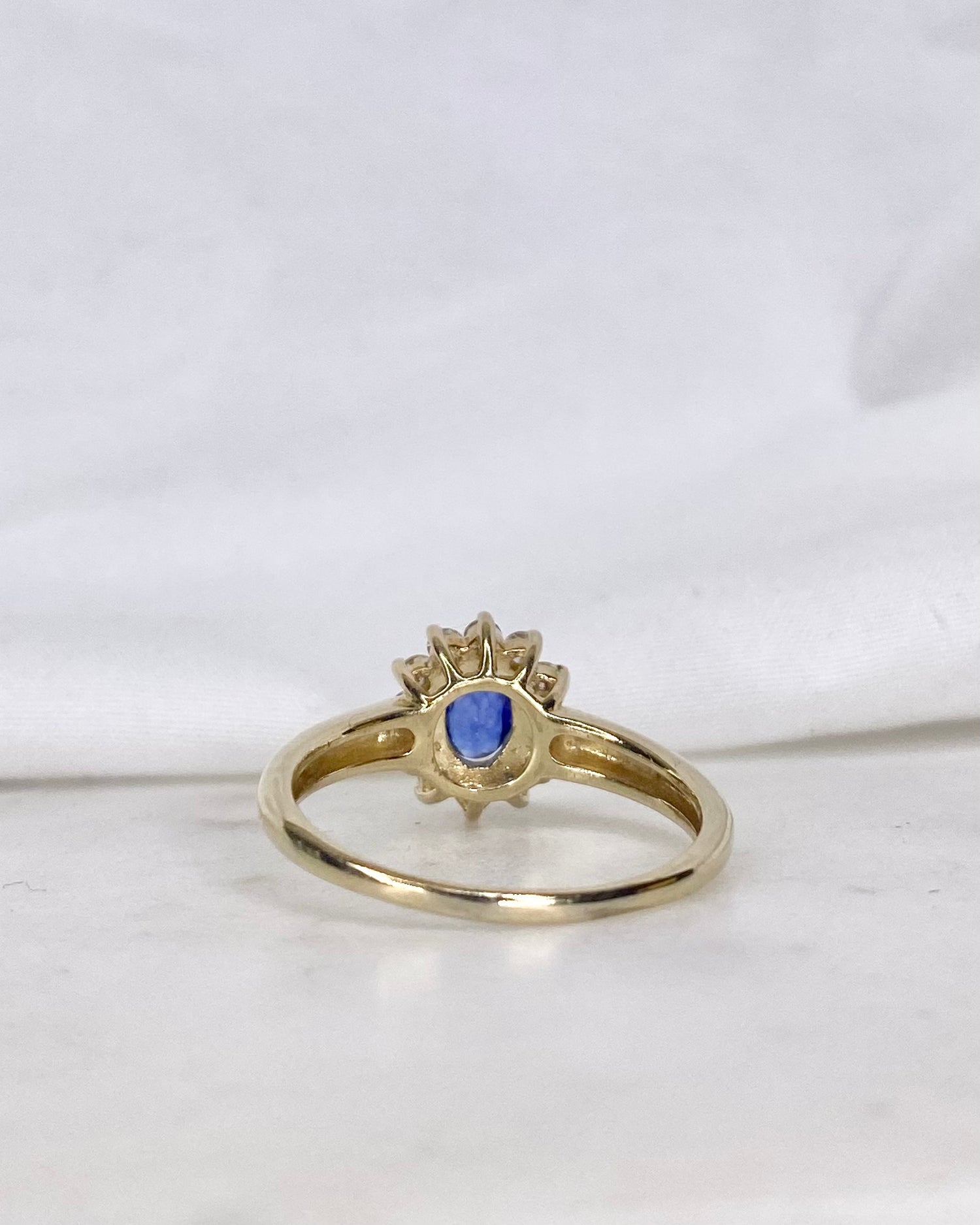 Bague Marguerite Saphir 0.38 carat &amp; Diamants &quot;Adele&quot;