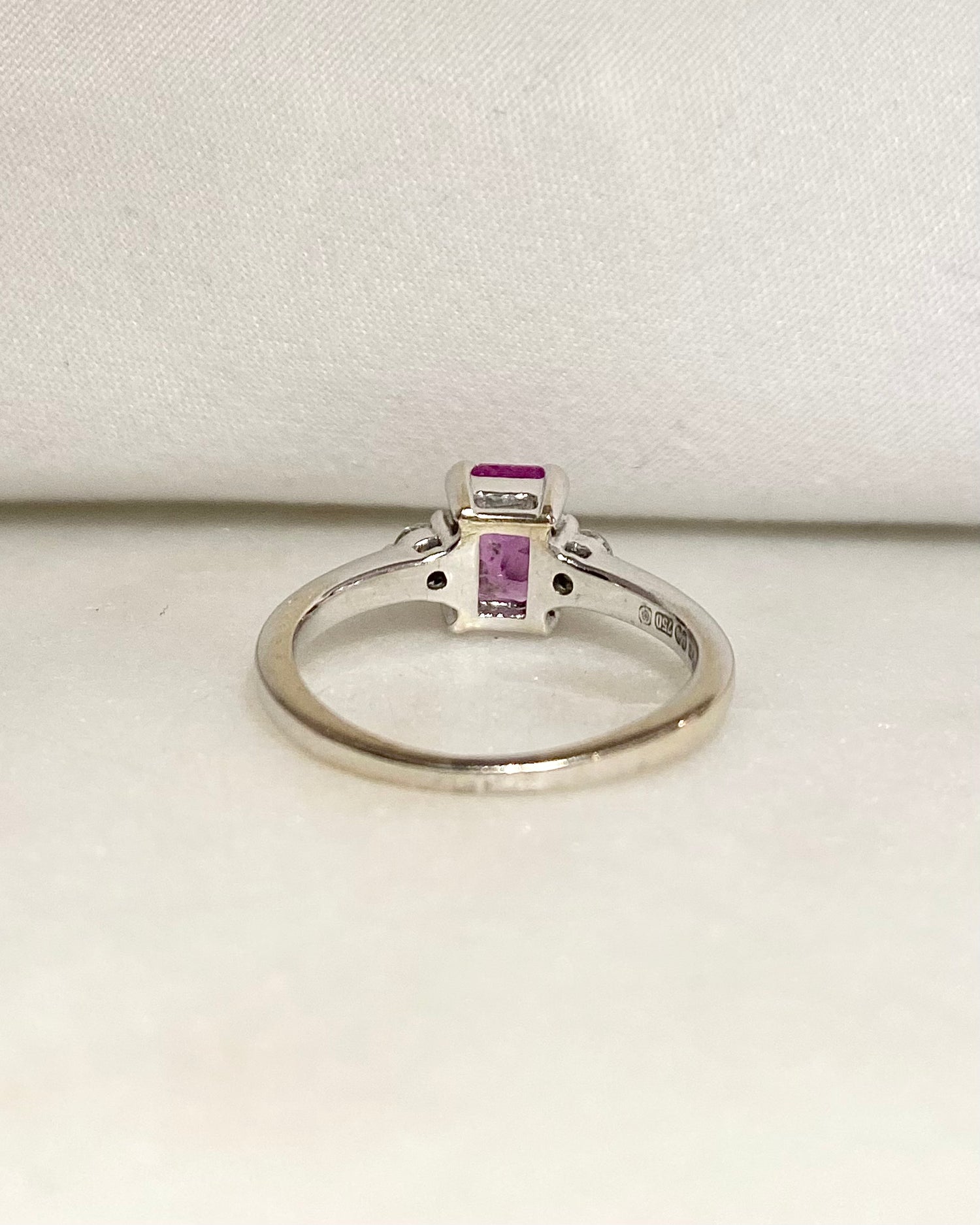 Bague Trilogie Saphir Rose 1.30 carat &amp; Diamants &quot;Clémence&quot;