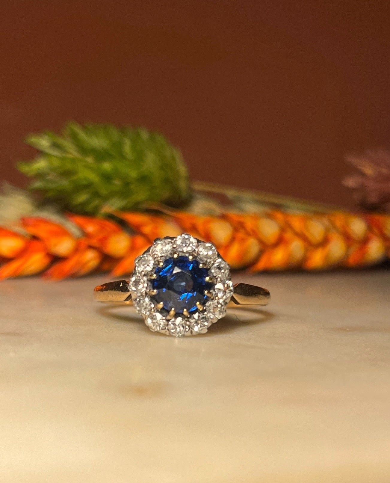Bague Marguerite Saphir Vivid Blue &amp; Diamants &quot;Amal&quot;