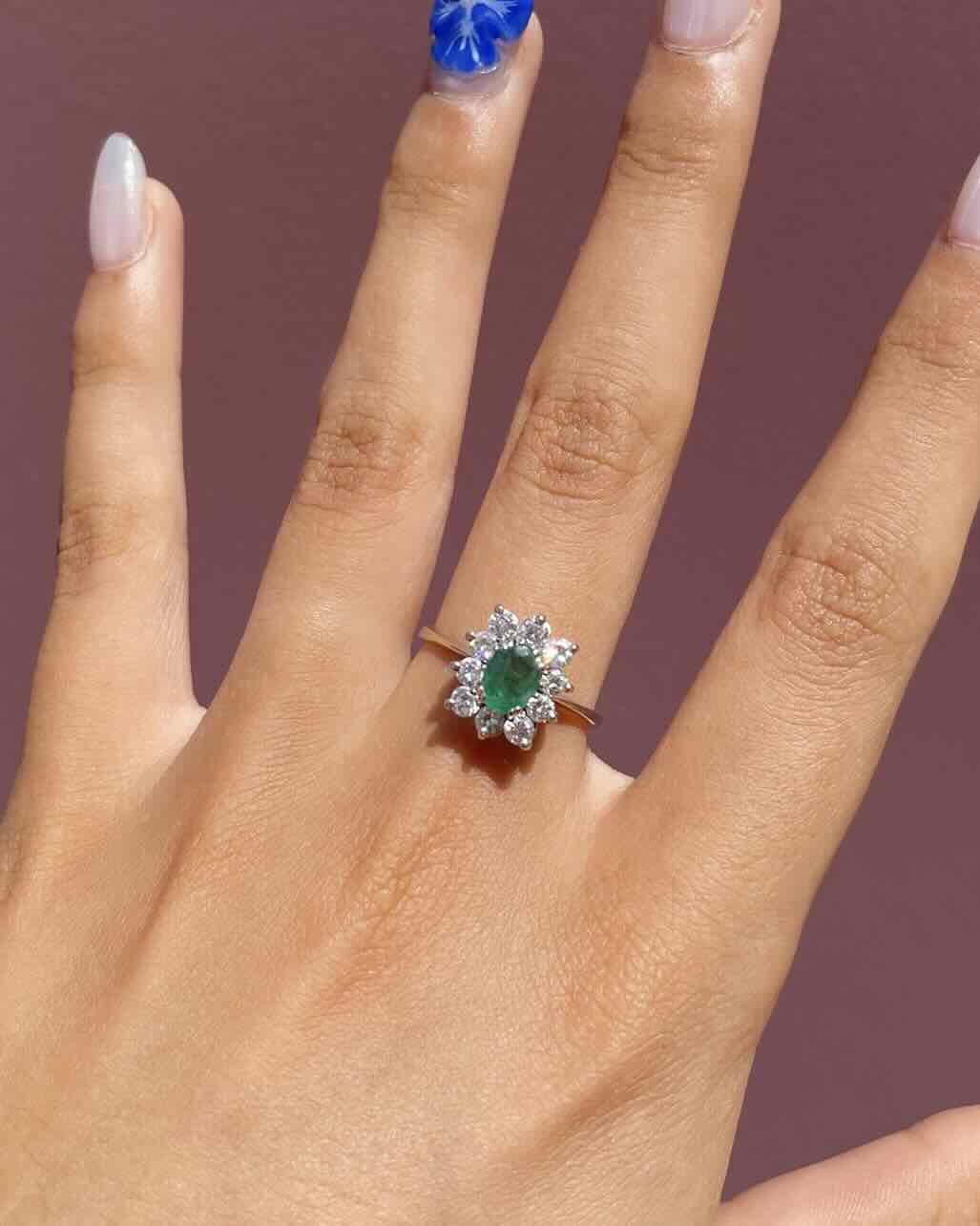 Bague Marguerite Émeraude &amp; 10 Diamants "Liberty"