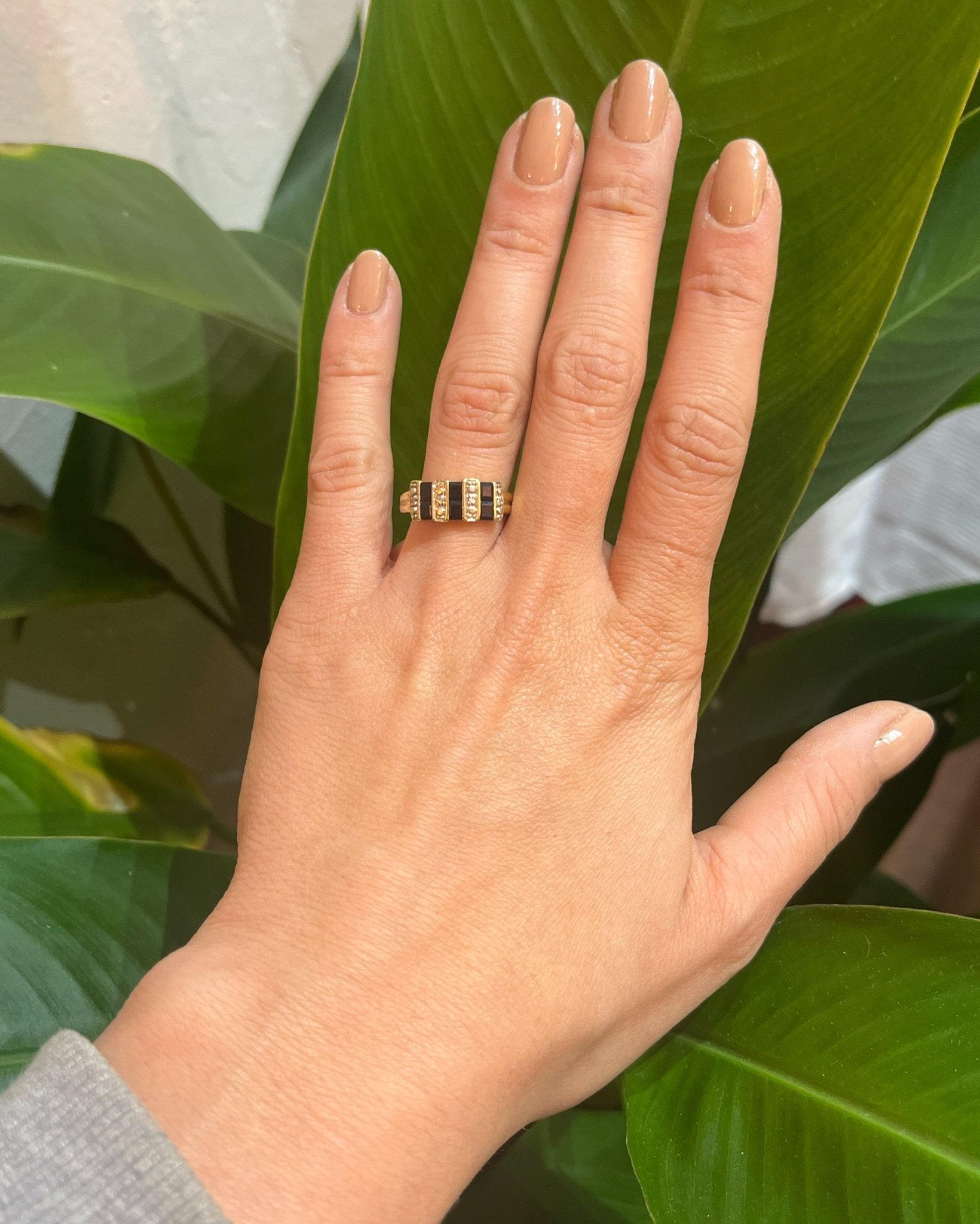 Anillo Art Déco de zafiro y diamantes "Nara"