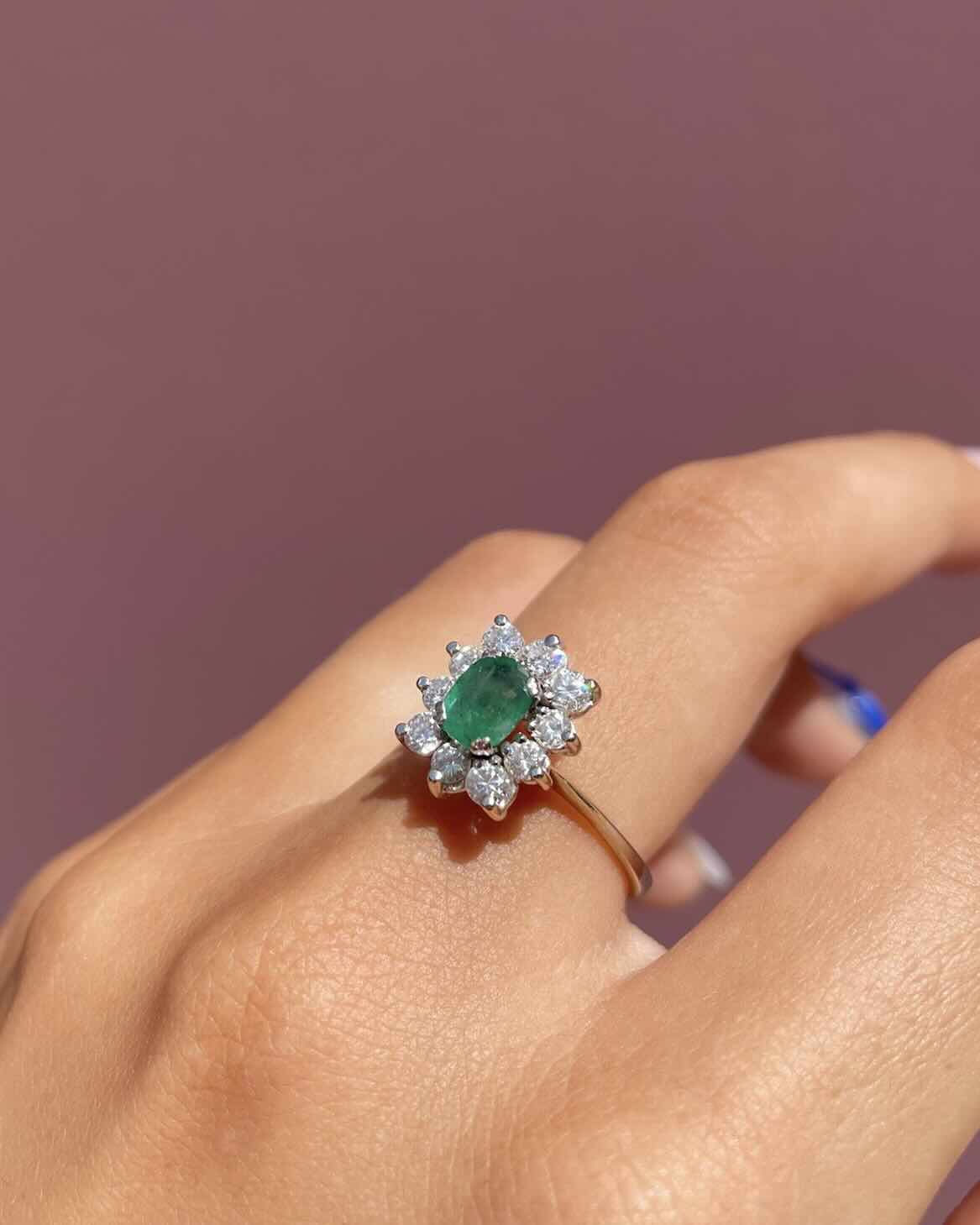 Bague Marguerite Émeraude &amp; 10 Diamants "Liberty"