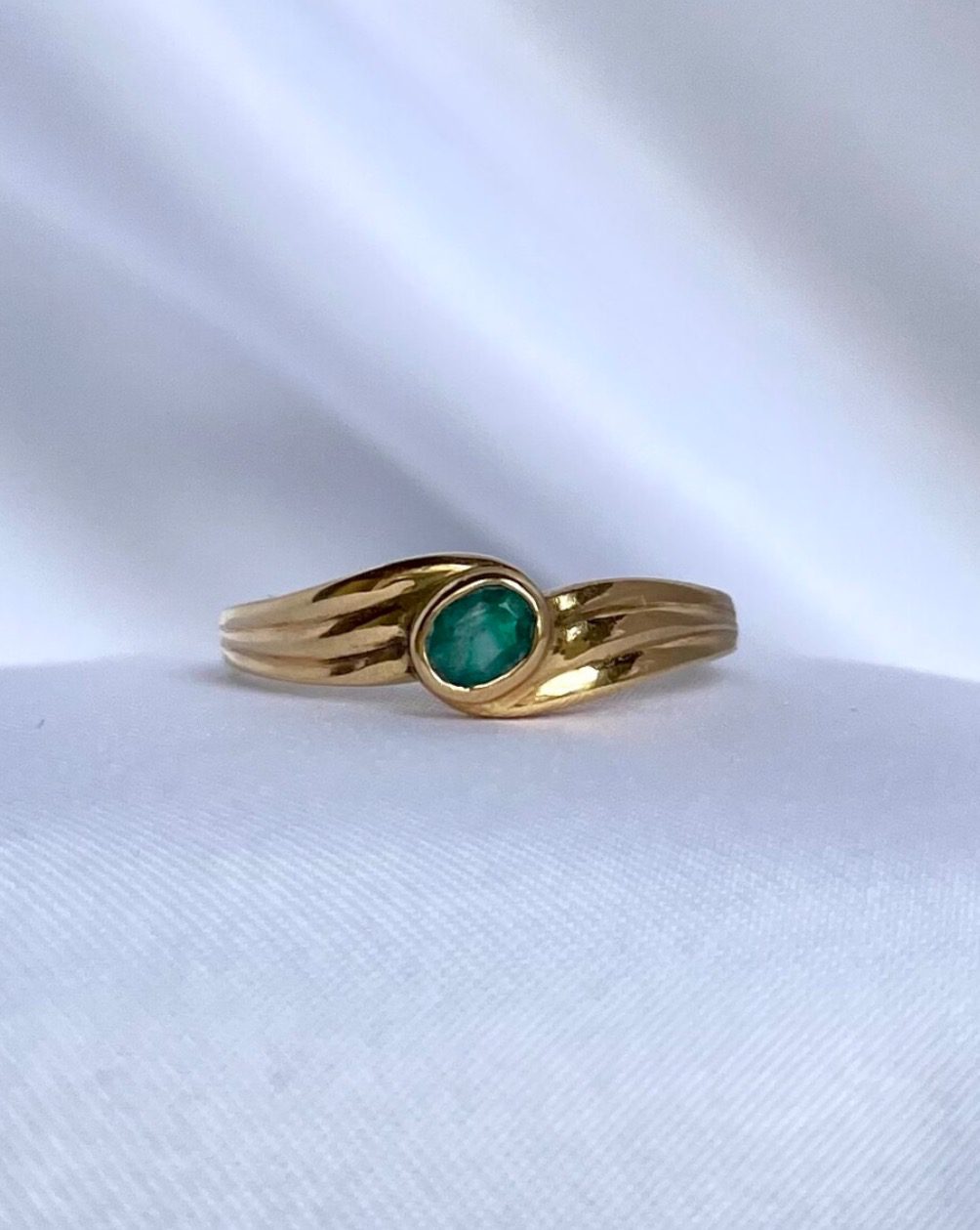 Bague Tourbillon Emeraude "Gigi"
