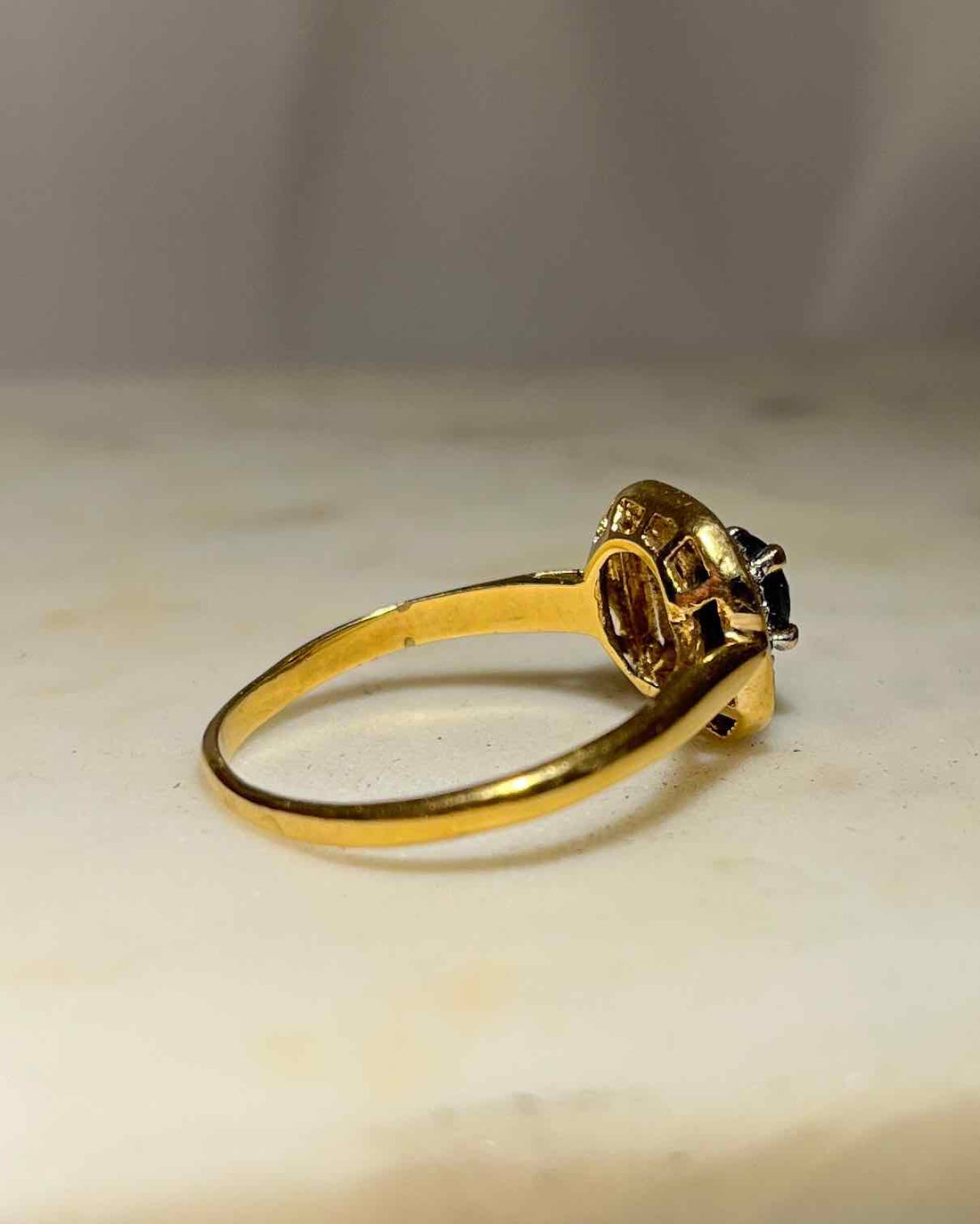 Bague style Art-déco saphir &amp; diamants &quot;Silicia&quot;