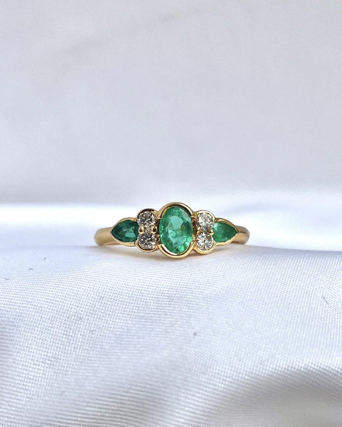 Anillo vintage de esmeralda y diamantes &quot;Odessa&quot;
