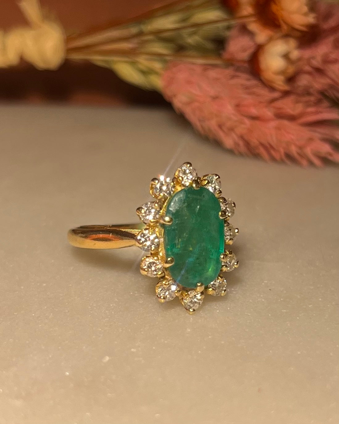 Bague Marguerite Émeraude 1.40 Carat &amp; Diamants &quot;Pippa&quot;