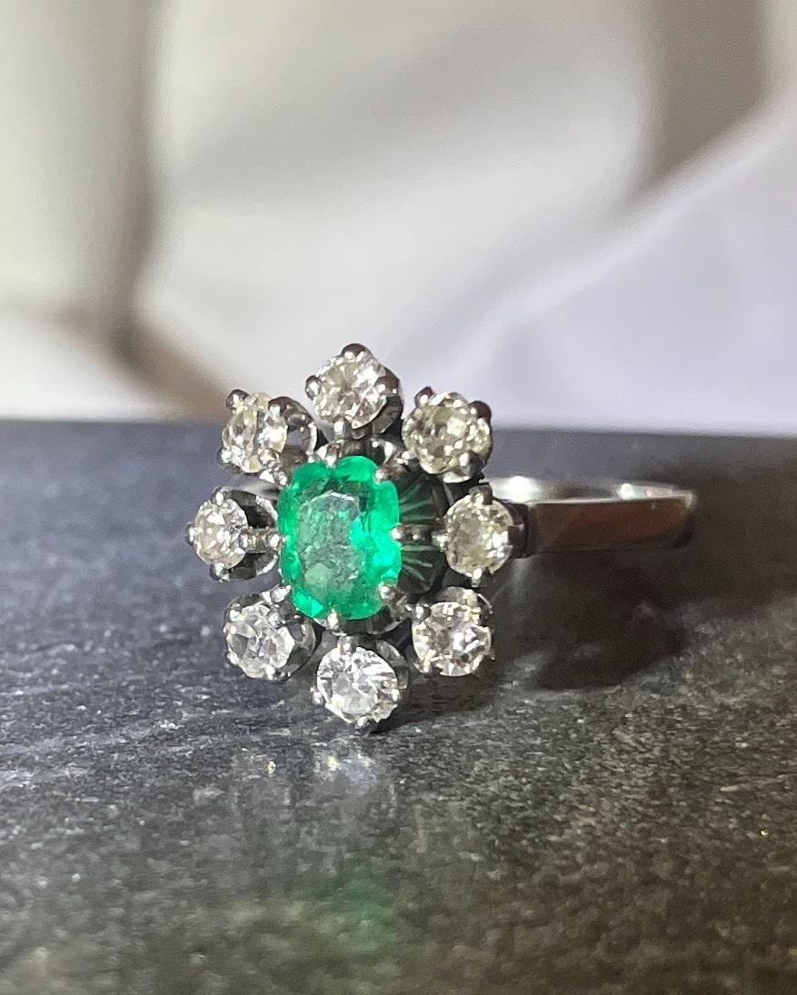 Anillo "Tina" con margaritas de esmeralda y diamantes