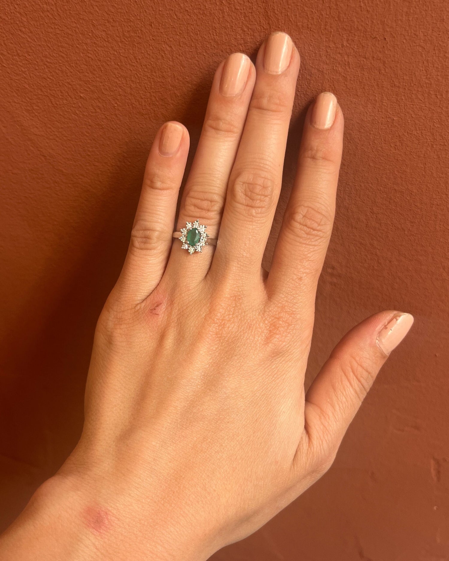 Bague Marguerite émeraude &amp; diamants &quot;Solène&quot;