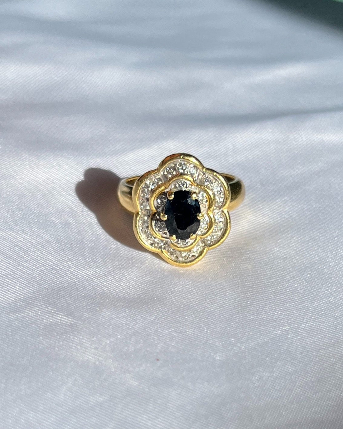 Bague Marguerite diamants & saphir "Céline"