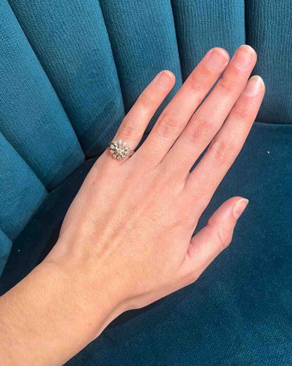 Anillo de margaritas con diamantes &quot;Alizée&quot;