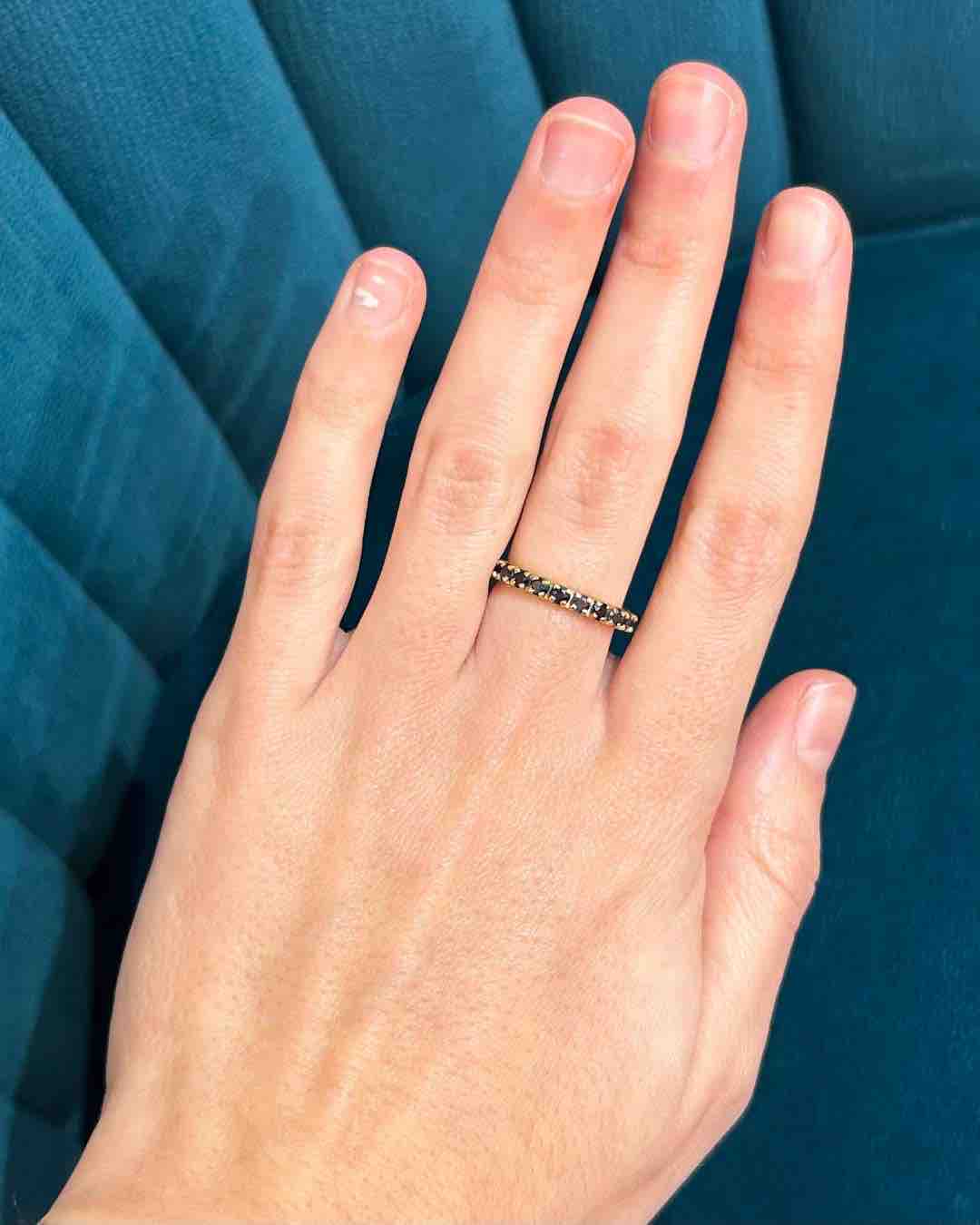 Alianza de boda americana de 1,10 quilates con zafiros "June"