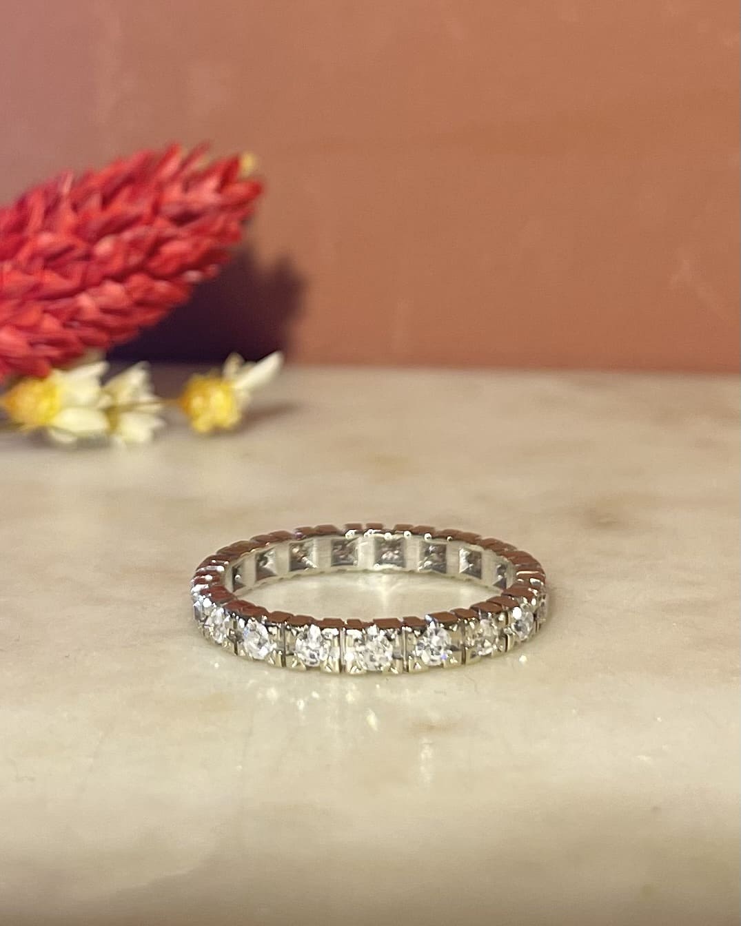 Alianza de boda americana con 19 diamantes de 0,60 quilates &quot;Lexi&quot;