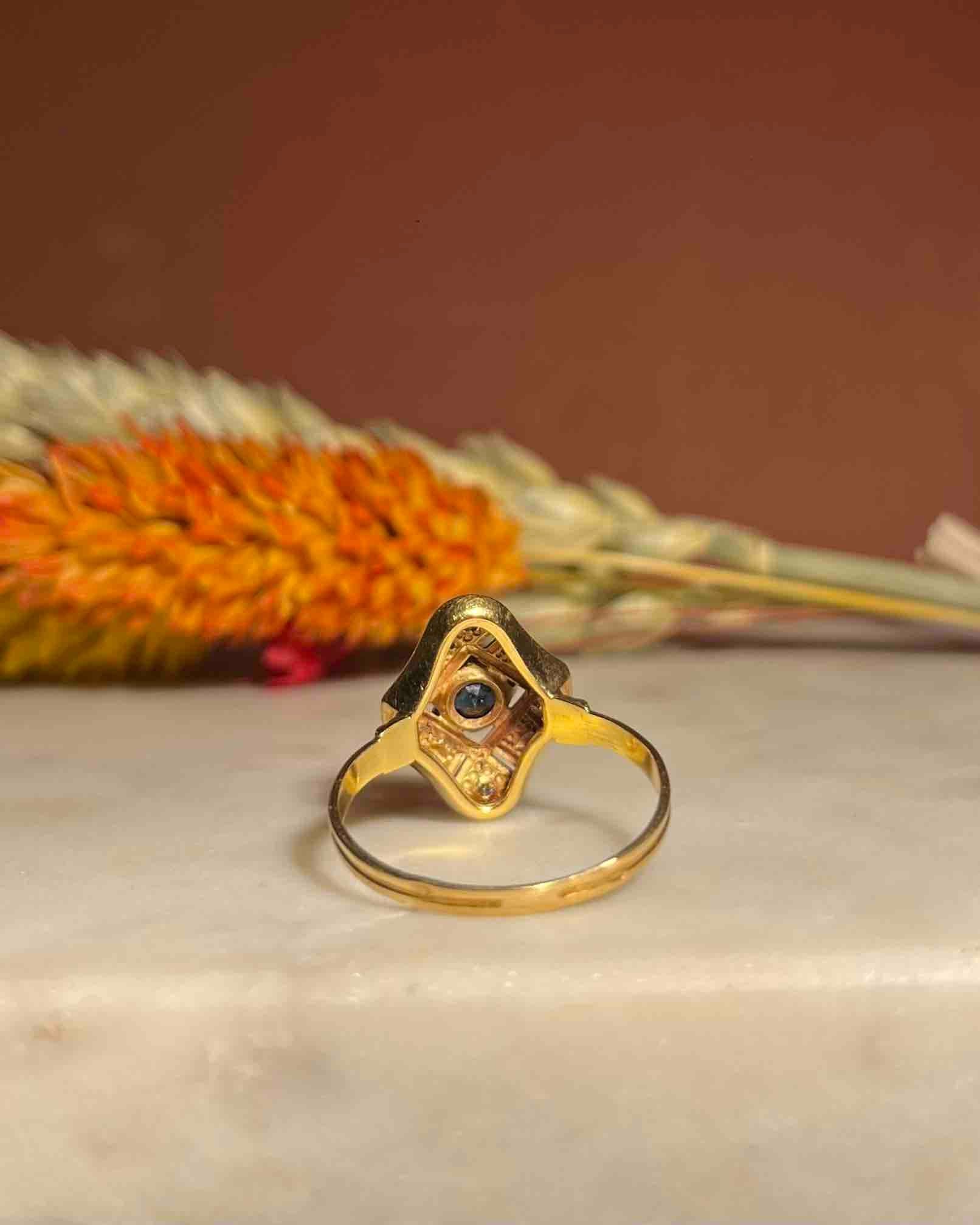 Anillo de zafiro y diamantes estilo Art Déco "Perrine"