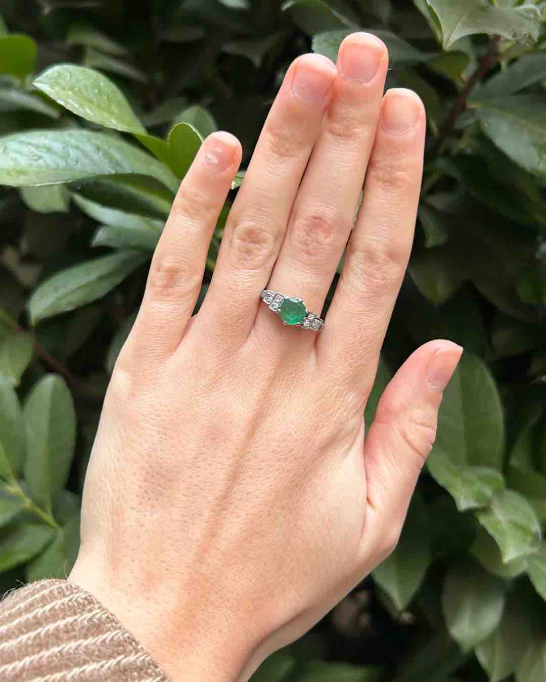 Bague Art-Déco Émeraude 1 Carat et Diamants &quot;Kary&quot;