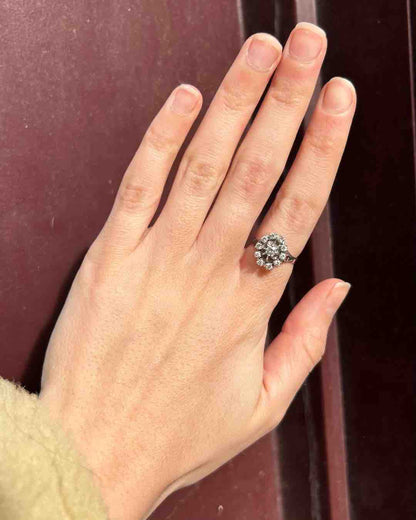 Anillo de margaritas con diamantes &quot;Johara&quot;